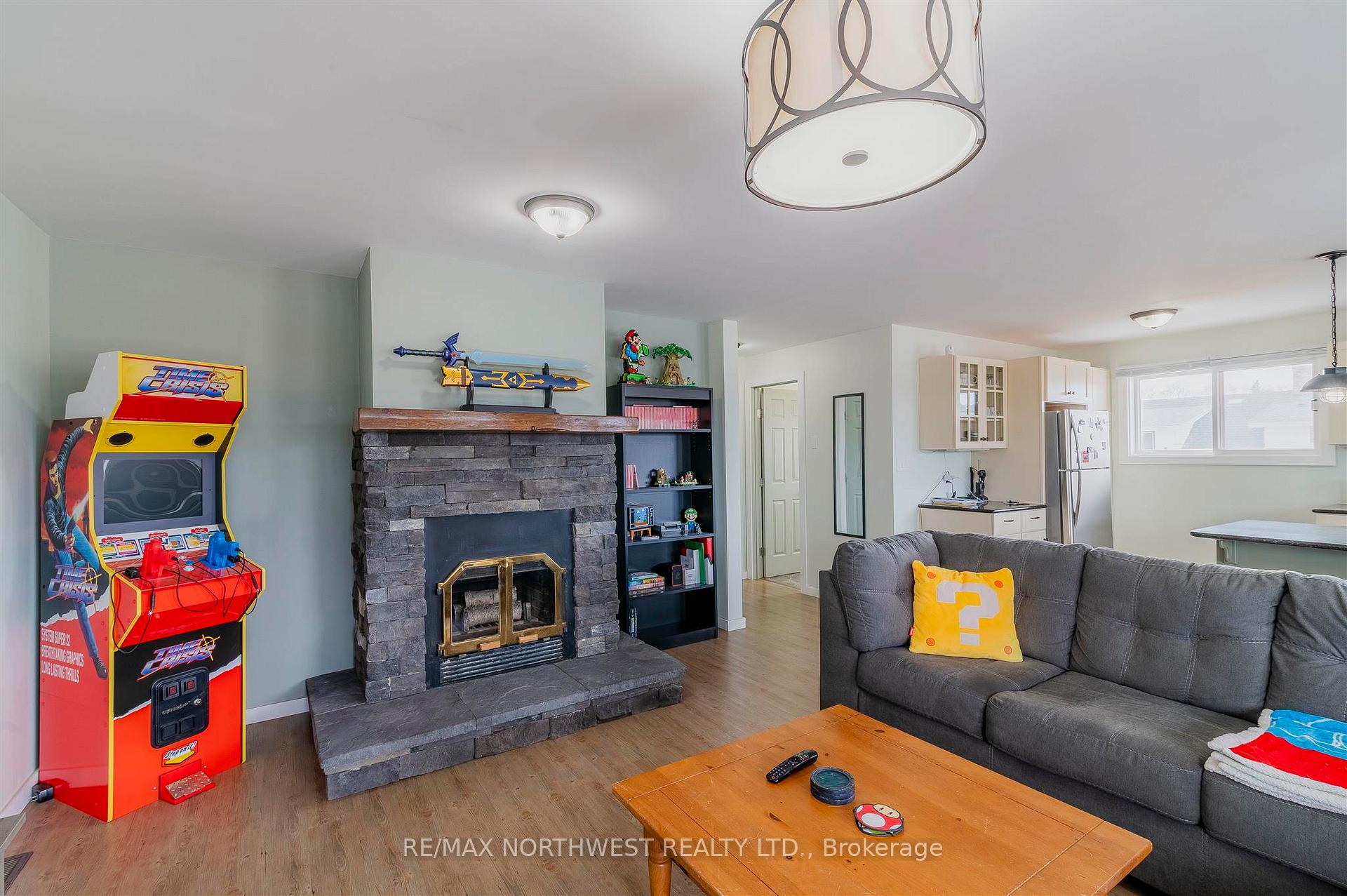 Photo 12 of 419 Sixth Ave South, Kenora, Lakeside — HOMEH