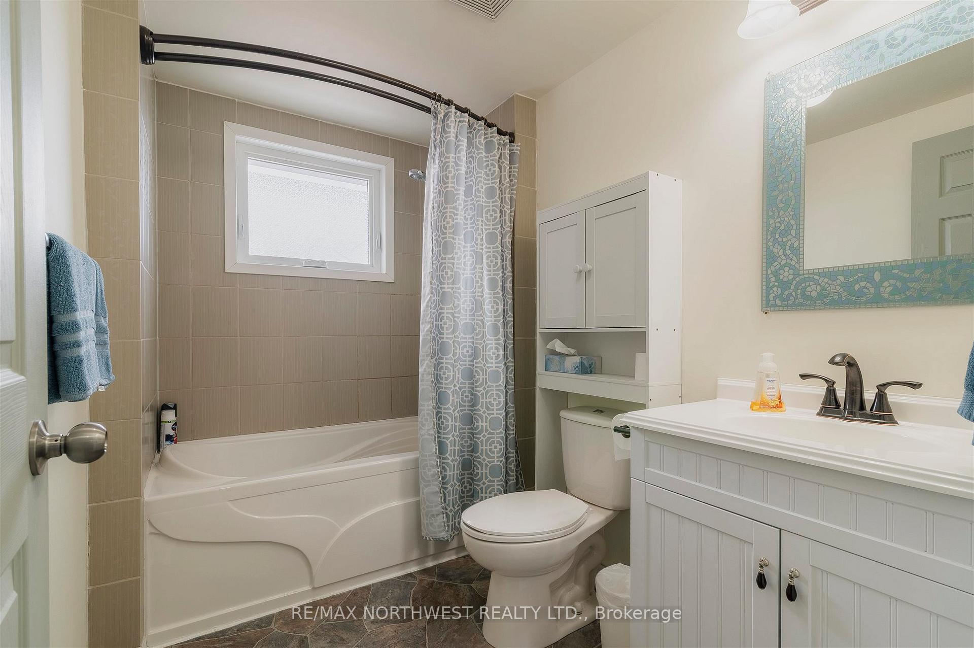 Photo 20 of 419 Sixth Ave South, Kenora, Lakeside — HOMEH