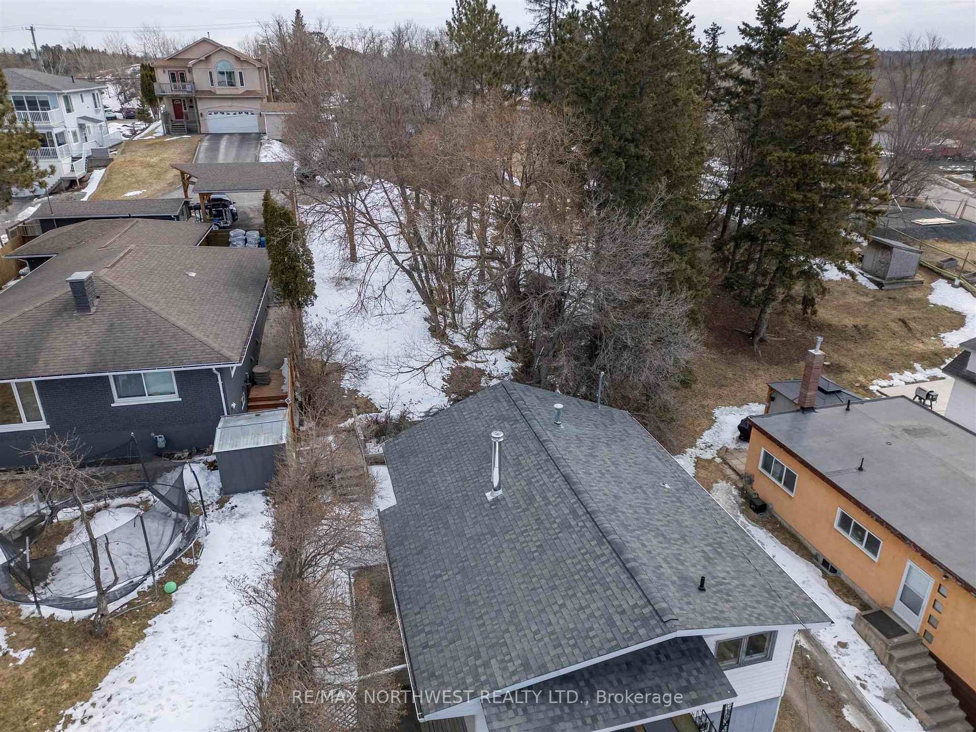 Photo 27 of 419 Sixth Ave South, Kenora, Lakeside — HOMEH