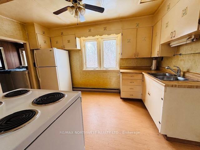 Photo 5 of 804 Erie St, Kenora, Keewatin — HOMEH