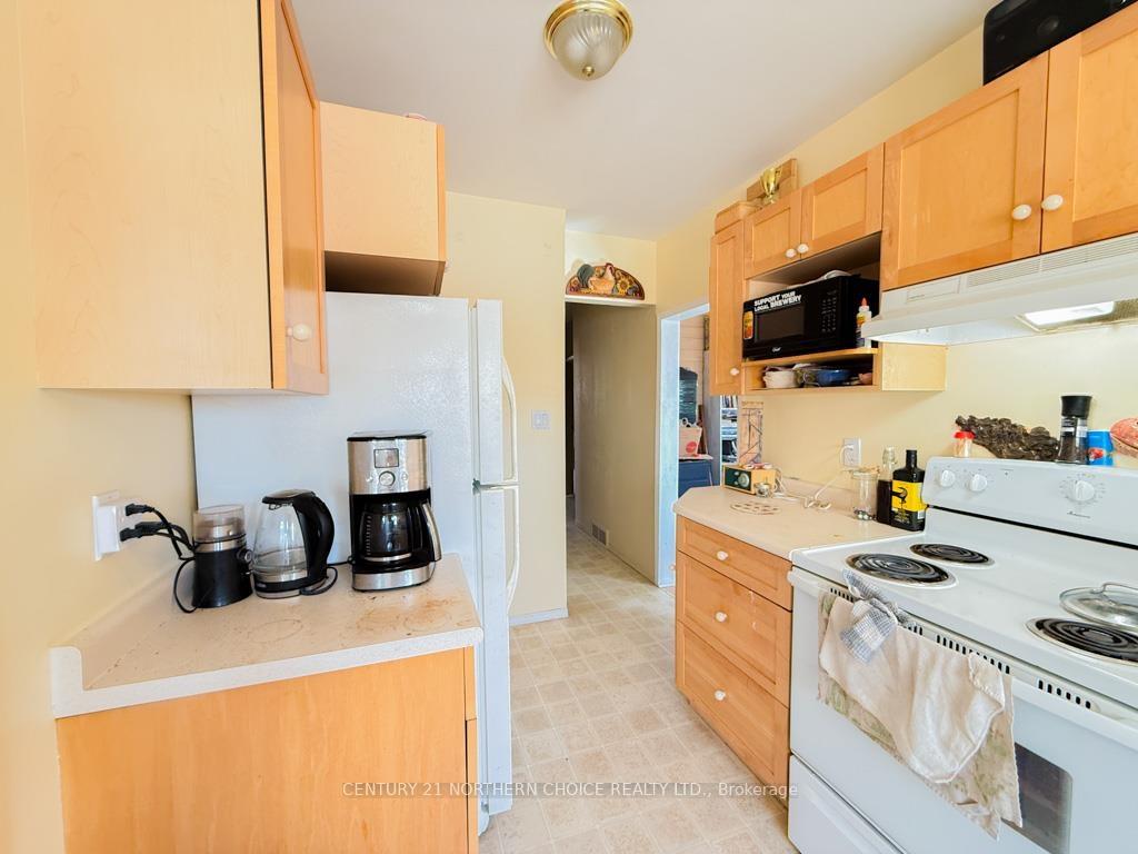 Photo 3 of 311 Fourth Avenue South, Kenora, Downtown — HOMEH