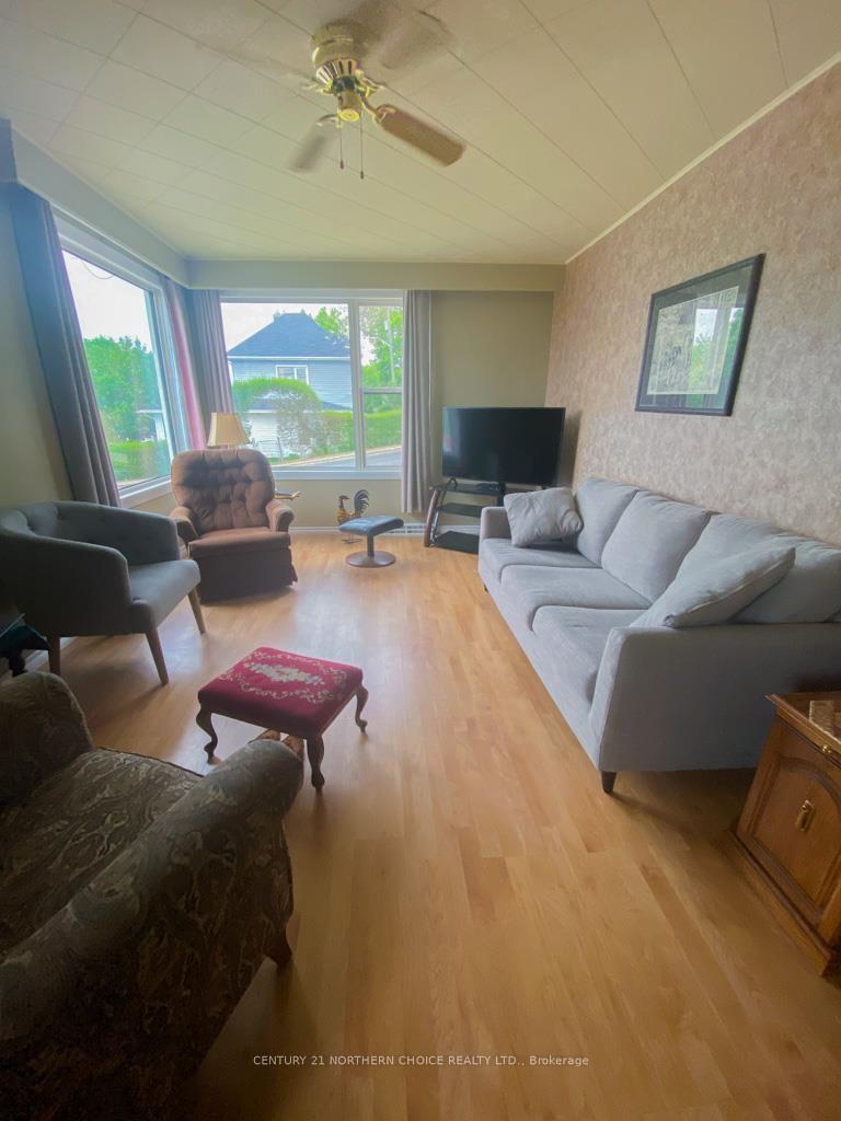 Photo 9 of 311 Fourth Avenue South, Kenora, Downtown — HOMEH