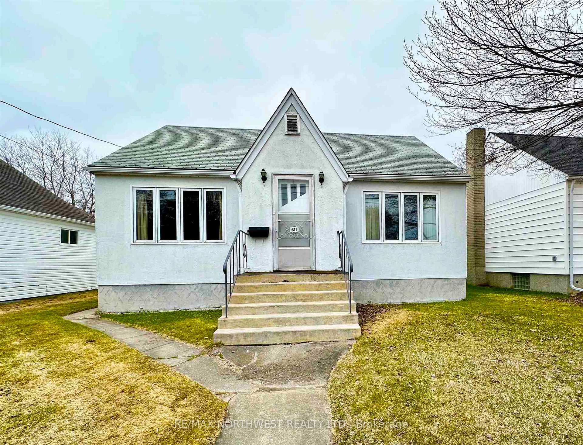 Photo 1 of 611 Crowe Avenue, Fort Frances — HOMEH