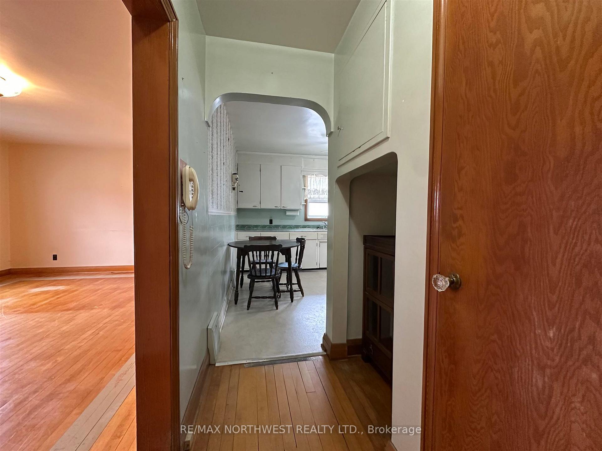 Photo 9 of 611 Crowe Avenue, Fort Frances — HOMEH
