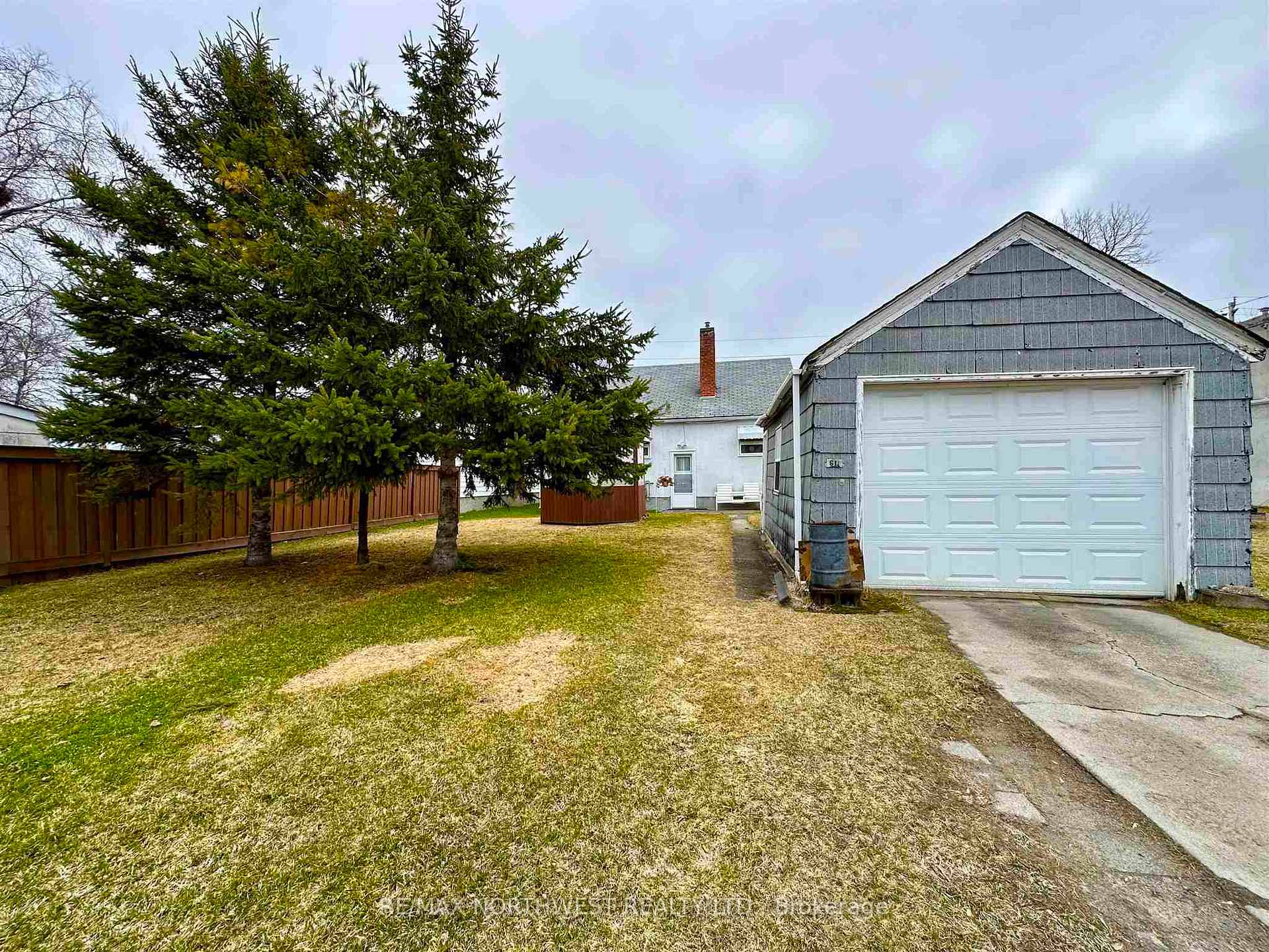 Photo 23 of 611 Crowe Avenue, Fort Frances — HOMEH