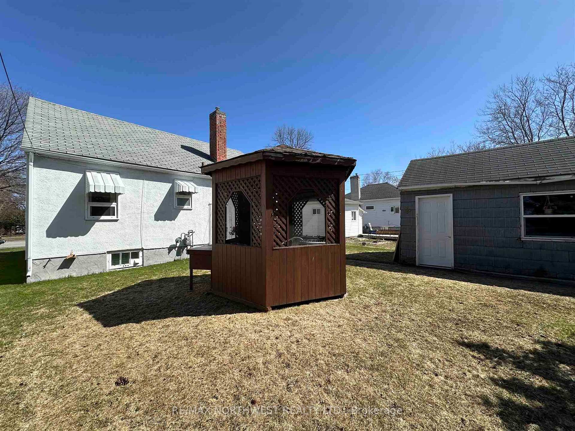 Photo 24 of 611 Crowe Avenue, Fort Frances — HOMEH