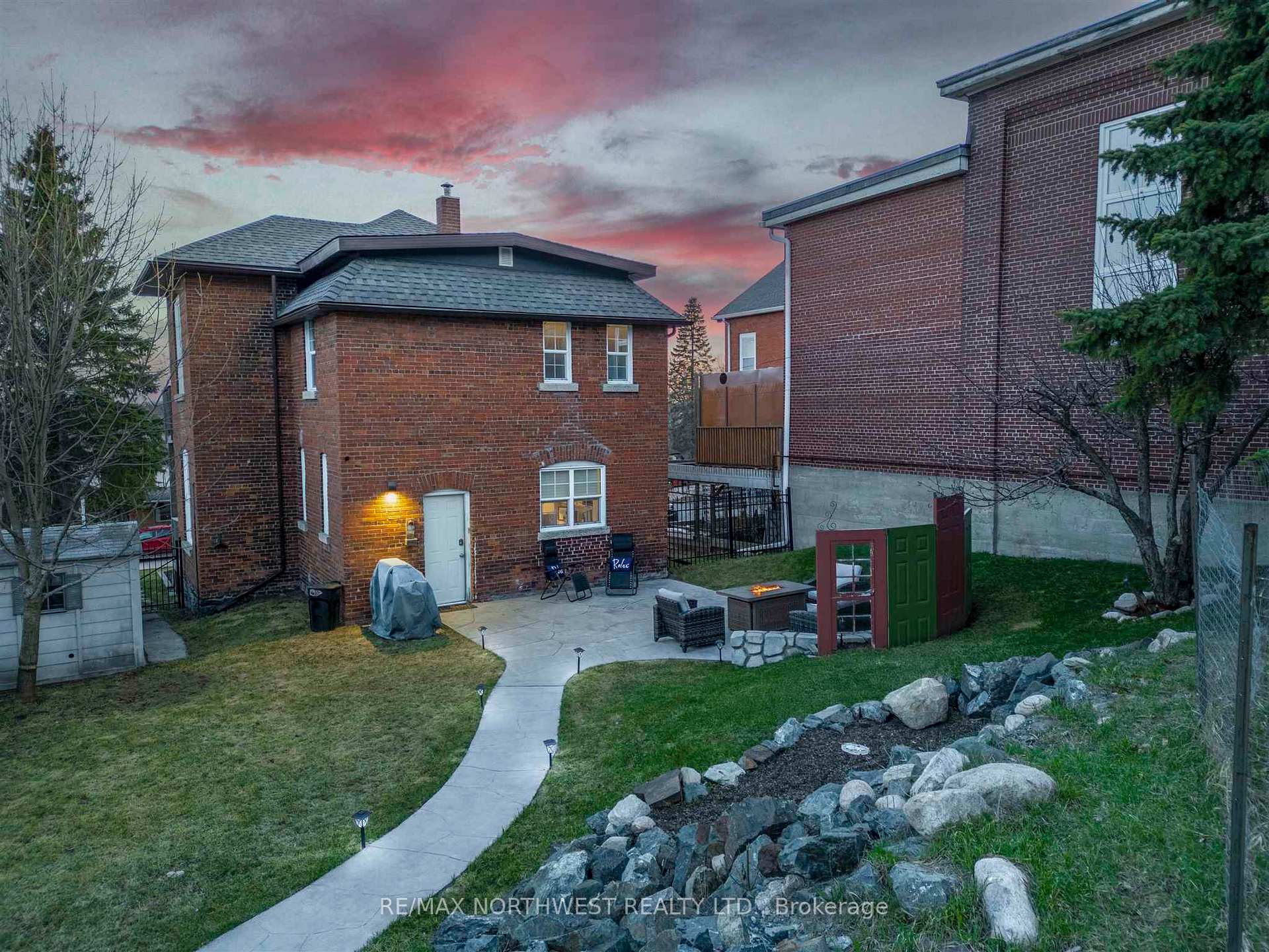 Photo 3 of 322 First Street N, Kenora, North End — HOMEH