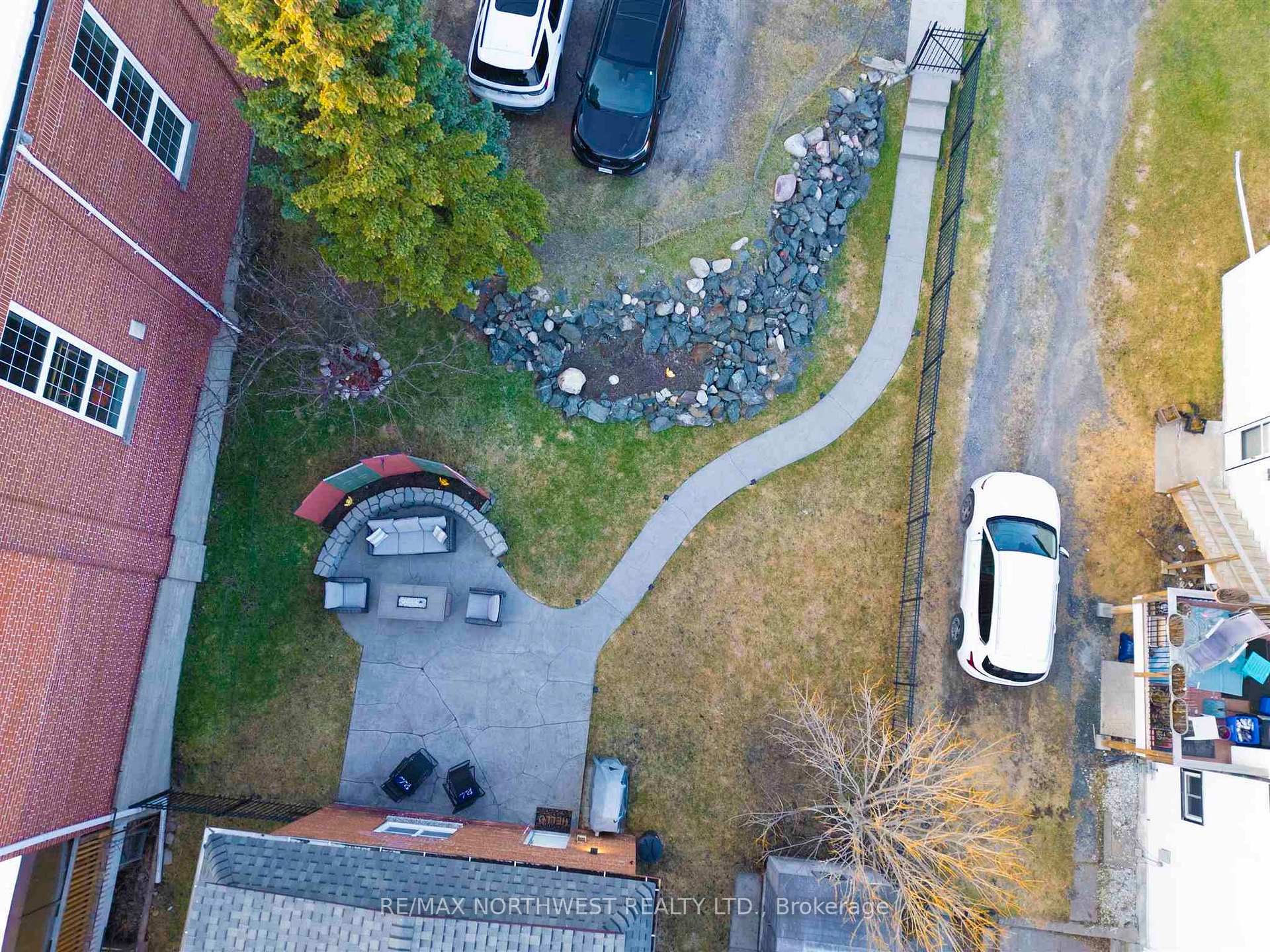 Photo 5 of 322 First Street N, Kenora, North End — HOMEH