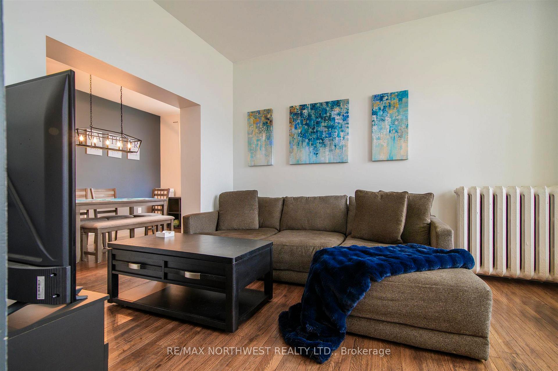 Photo 11 of 322 First Street N, Kenora, North End — HOMEH