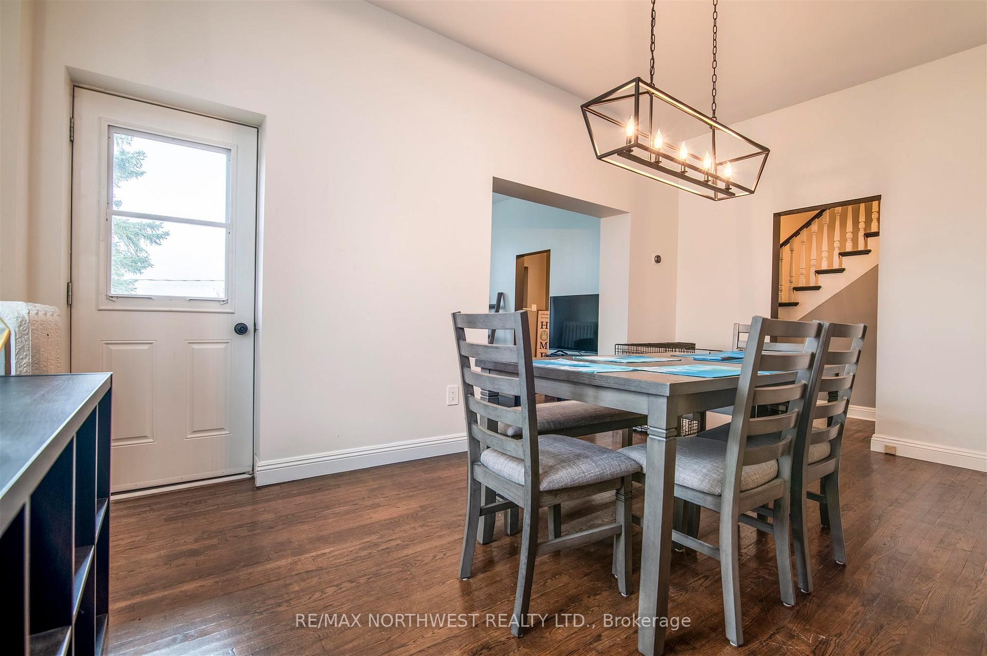 Photo 12 of 322 First Street N, Kenora, North End — HOMEH
