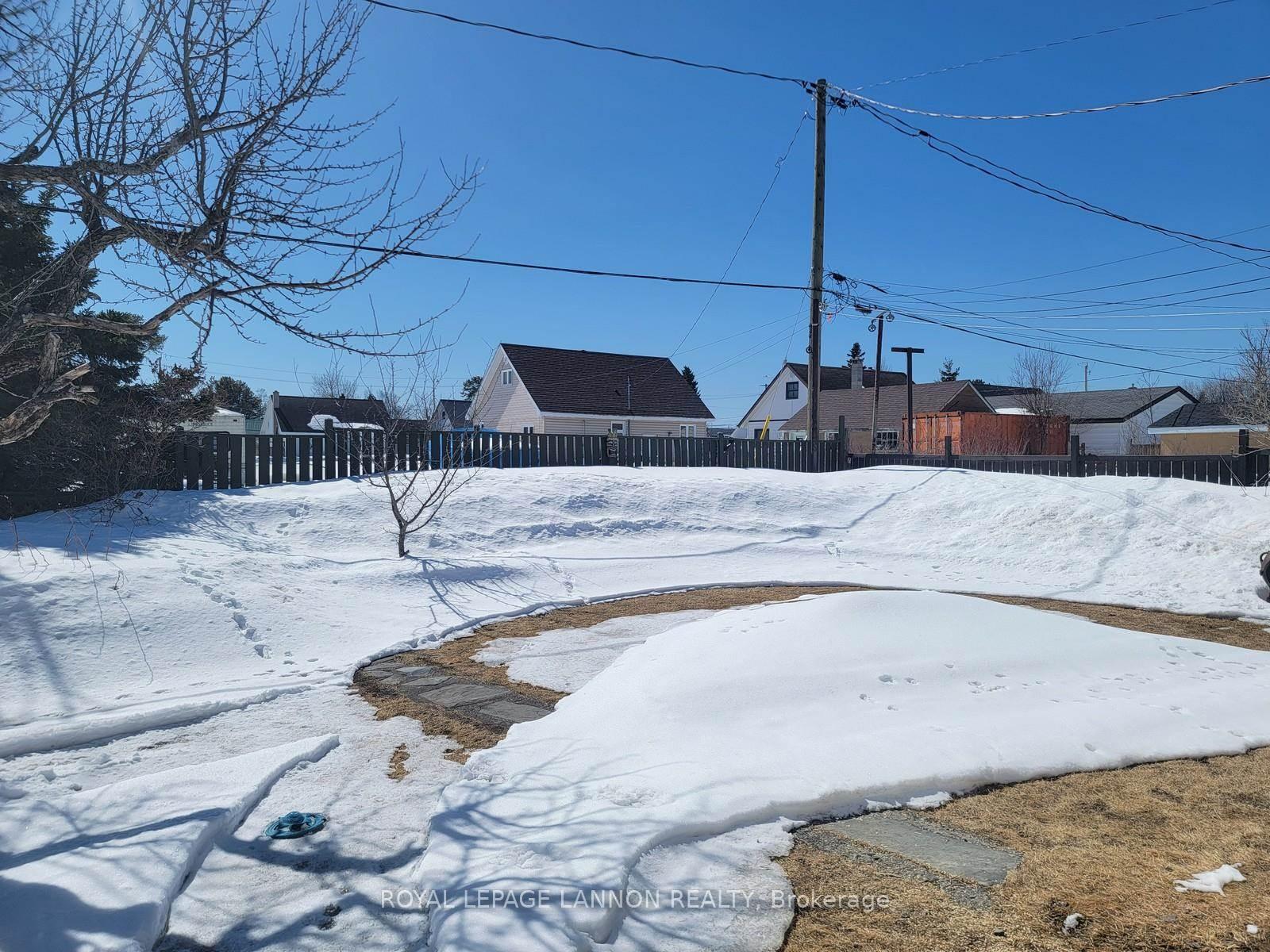 Photo 3 of 20 Pine Crescent, Terrace Bay — HOMEH