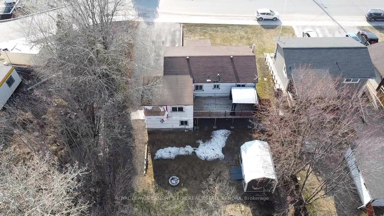 Photo 4 of 633 Eighth Avenue S, Kenora, Lakeside — HOMEH