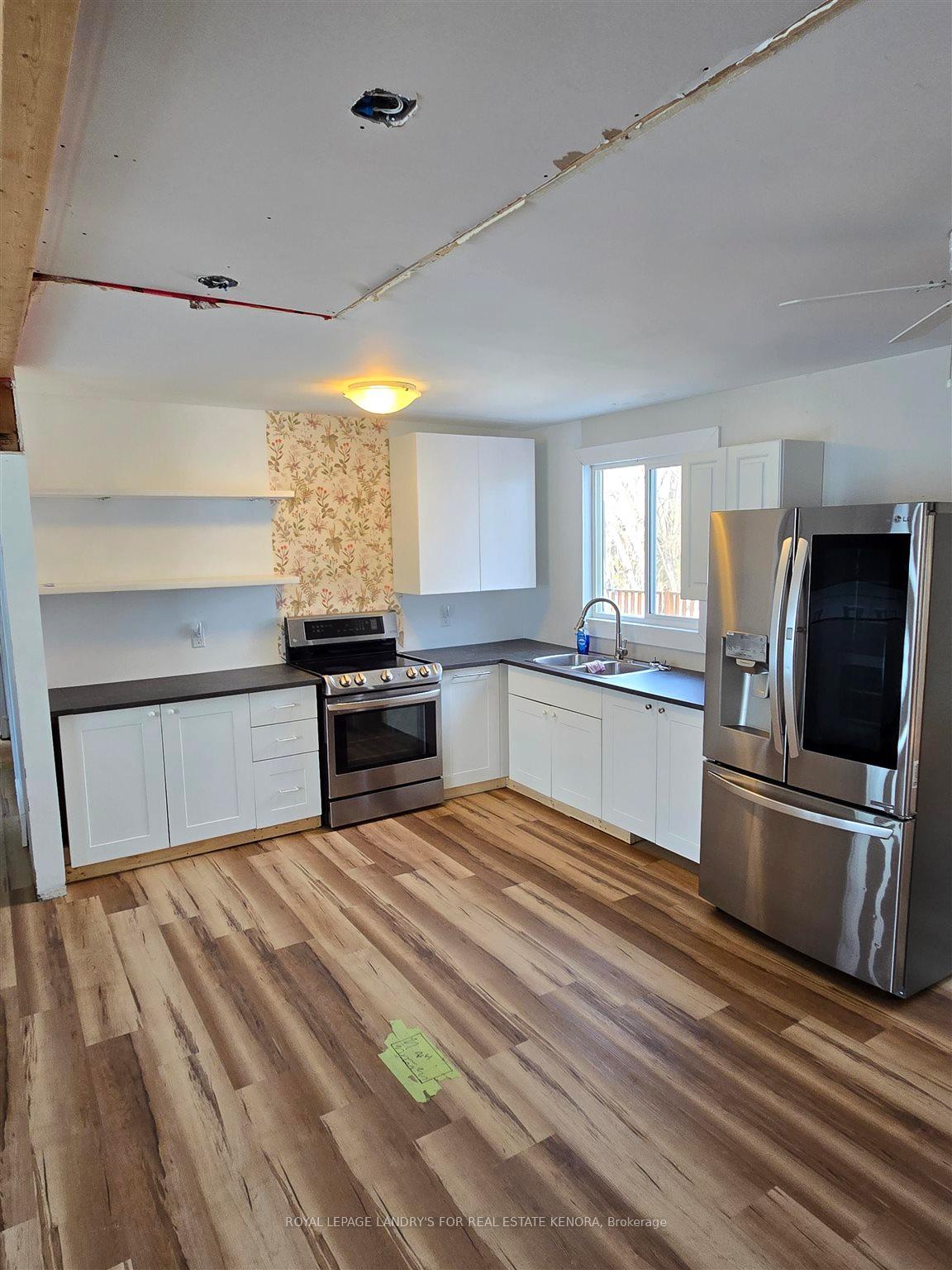 Photo 10 of 633 Eighth Avenue S, Kenora, Lakeside — HOMEH