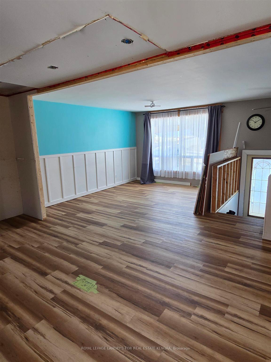 Photo 11 of 633 Eighth Avenue S, Kenora, Lakeside — HOMEH