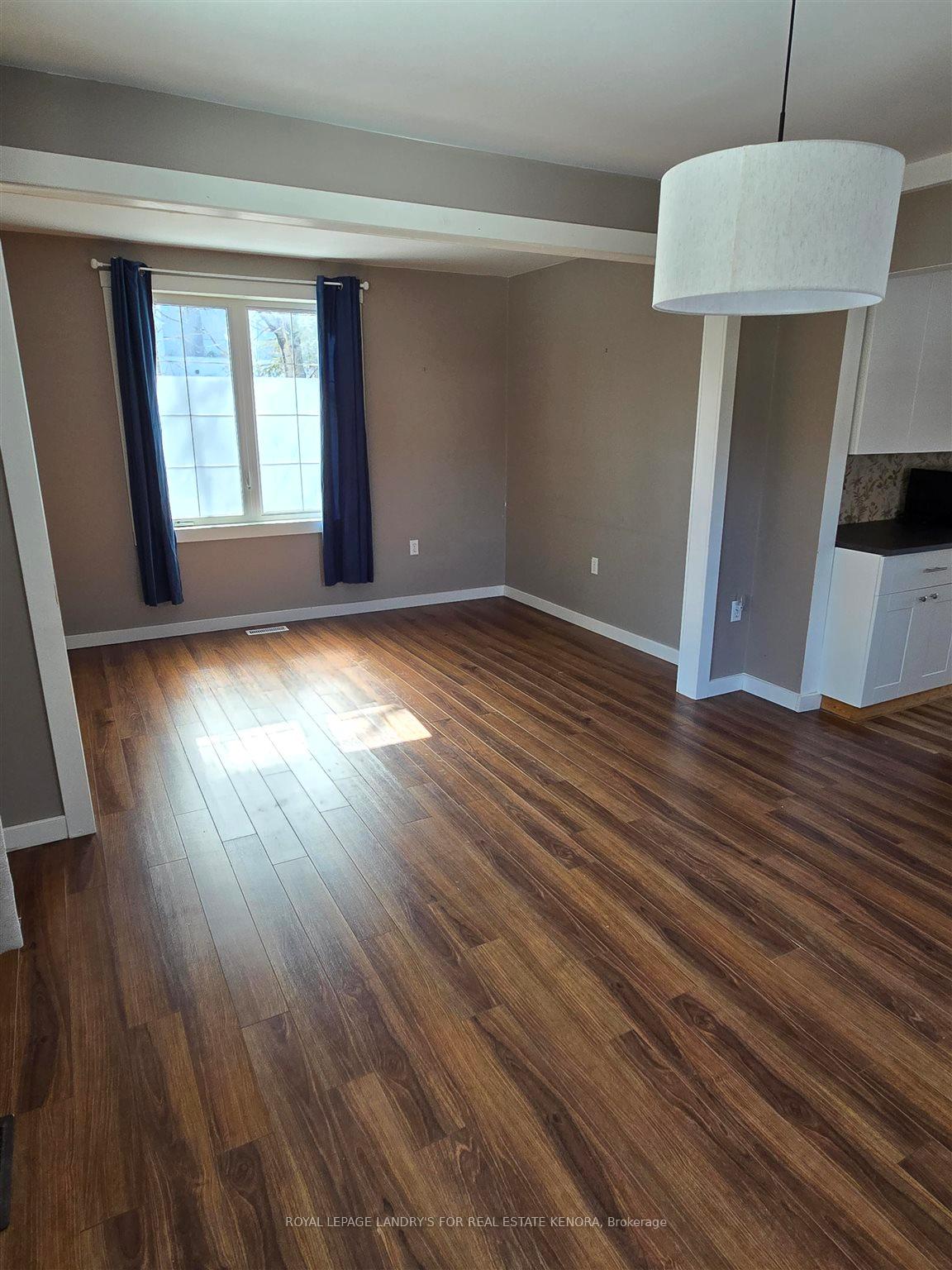 Photo 13 of 633 Eighth Avenue S, Kenora, Lakeside — HOMEH