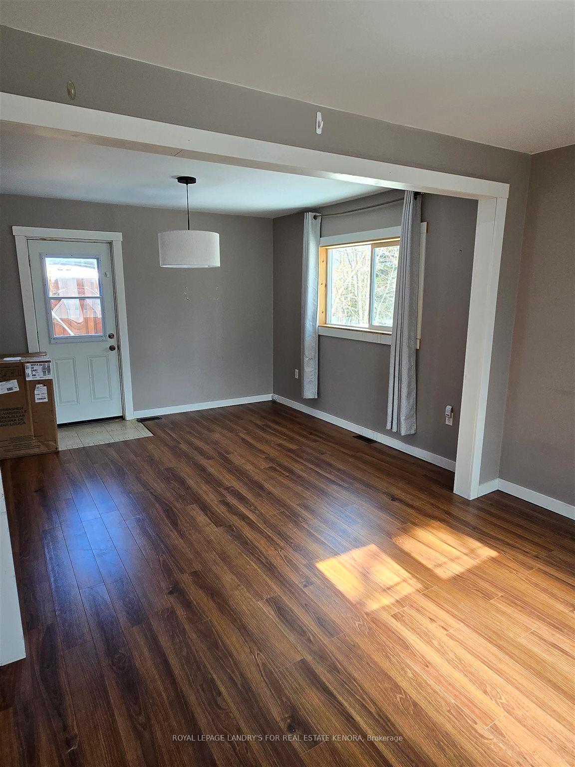 Photo 14 of 633 Eighth Avenue S, Kenora, Lakeside — HOMEH