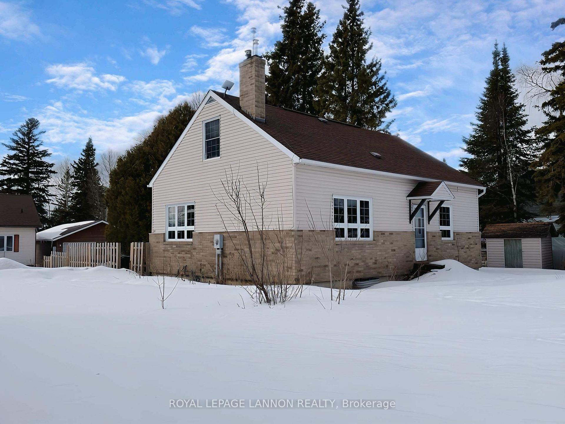 Photo 2 of 102 Park Drive, Greenstone — HOMEH