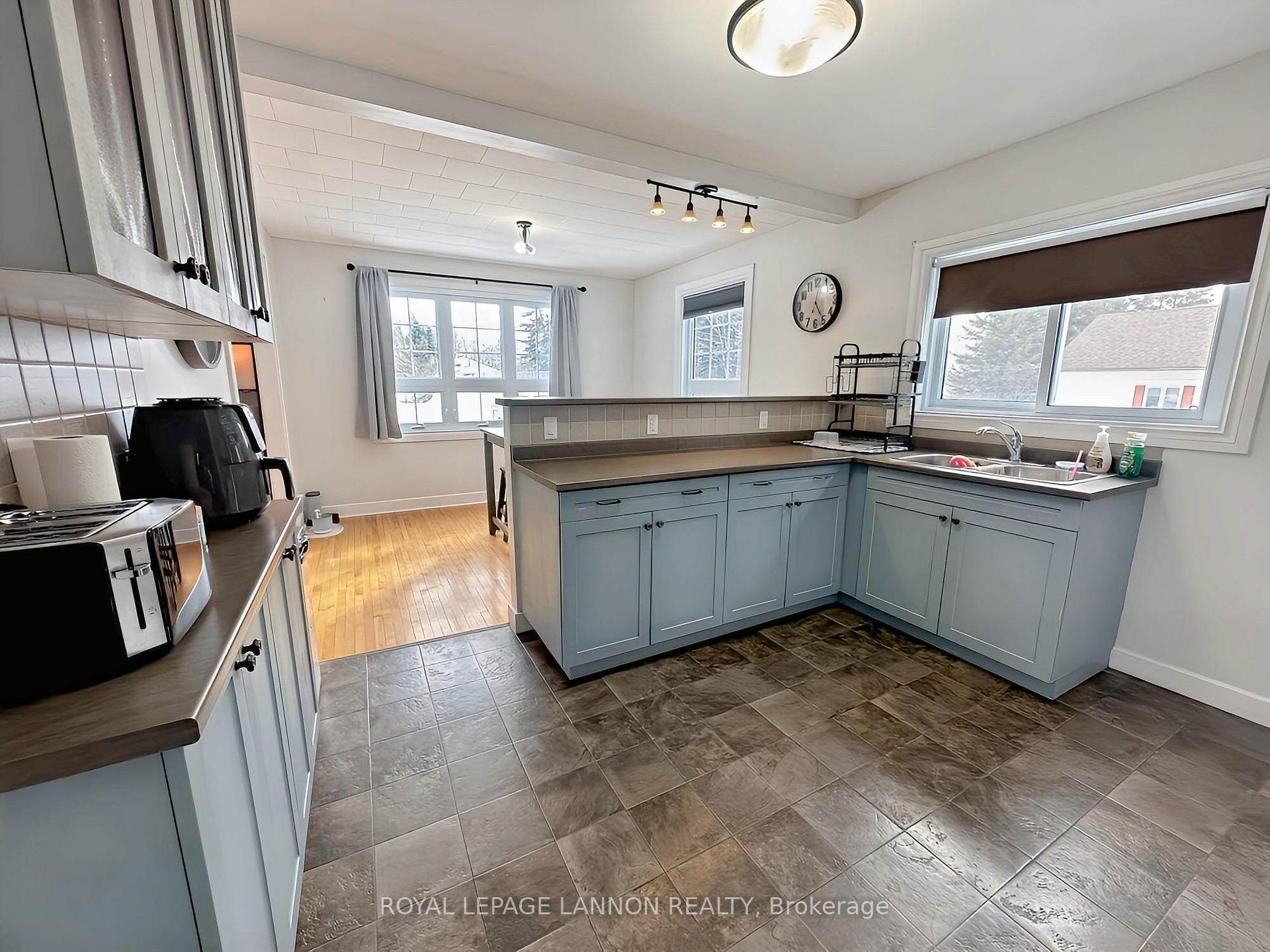 Photo 4 of 102 Park Drive, Greenstone — HOMEH