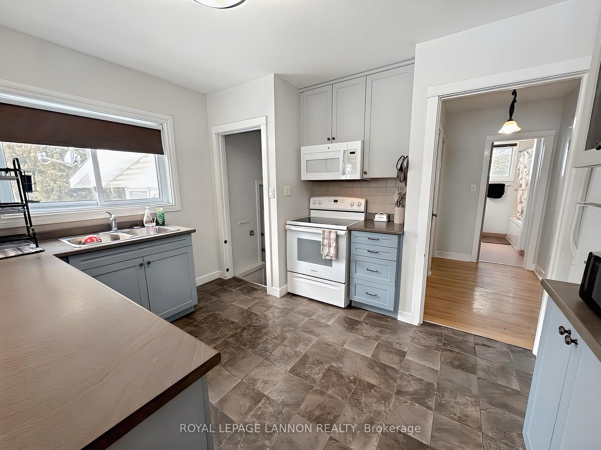 Photo 5 of 102 Park Drive, Greenstone — HOMEH