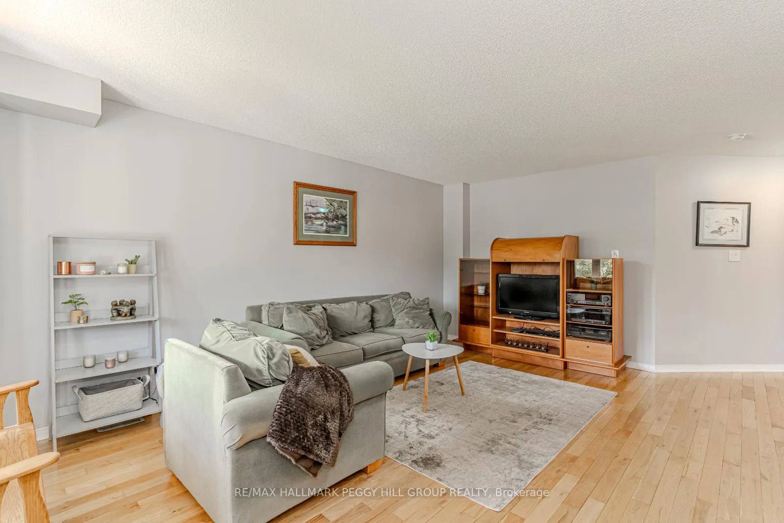 Photo 6 of 48 Loon Avenue, Barrie, Painswick South — HOMEH
