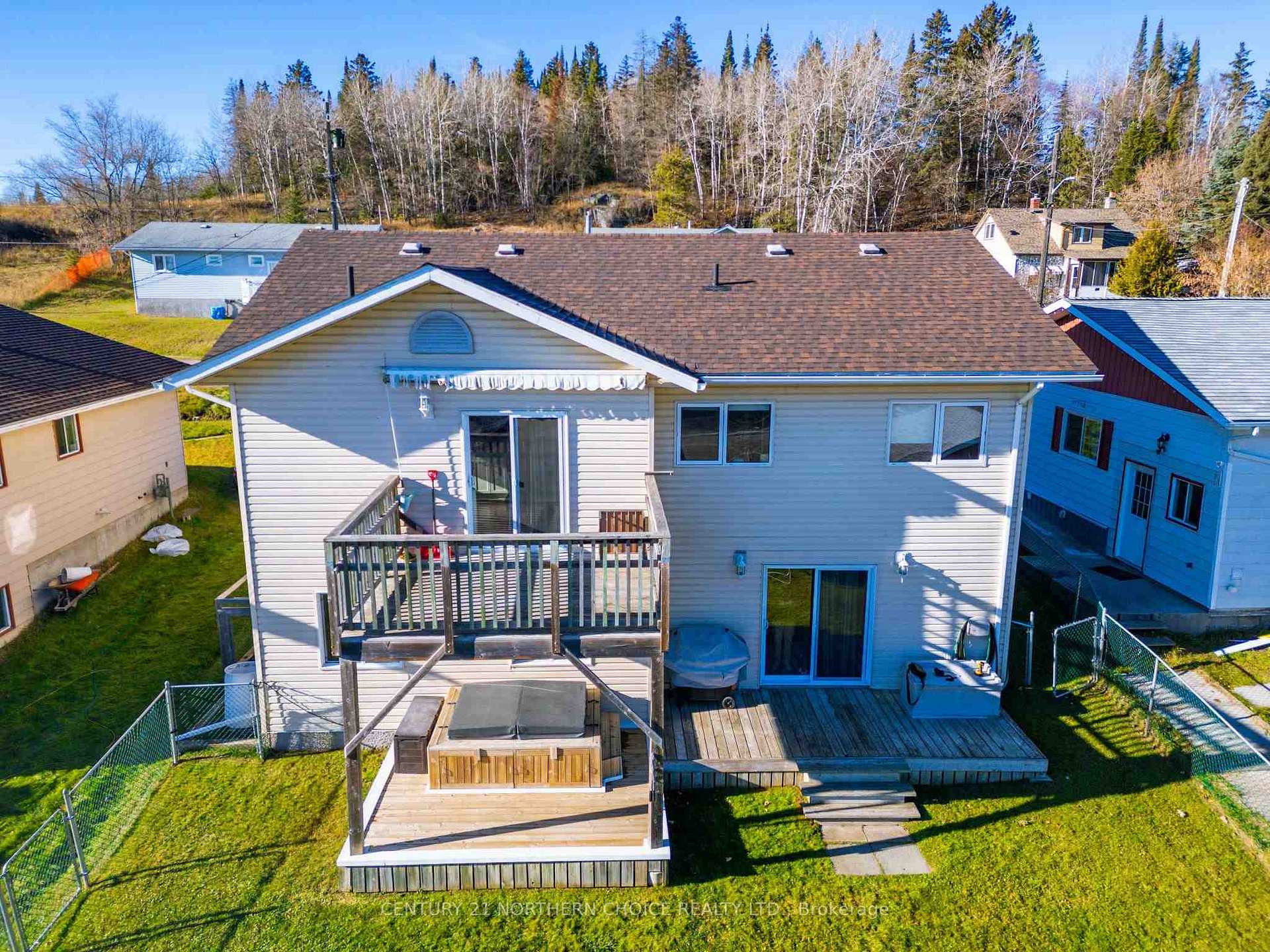 Photo 1 of 709 Thirteenth Avenue N, Kenora, Evergreen — HOMEH
