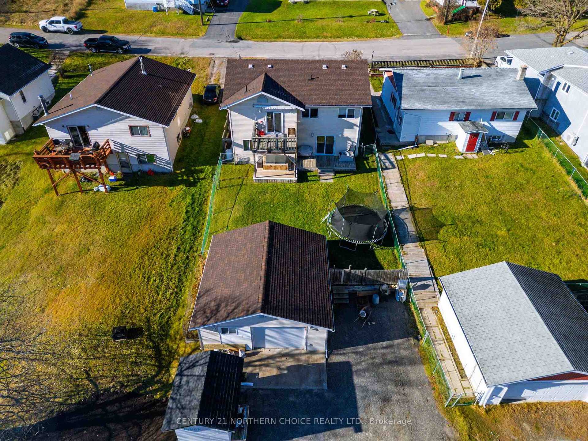 Photo 6 of 709 Thirteenth Avenue N, Kenora, Evergreen — HOMEH