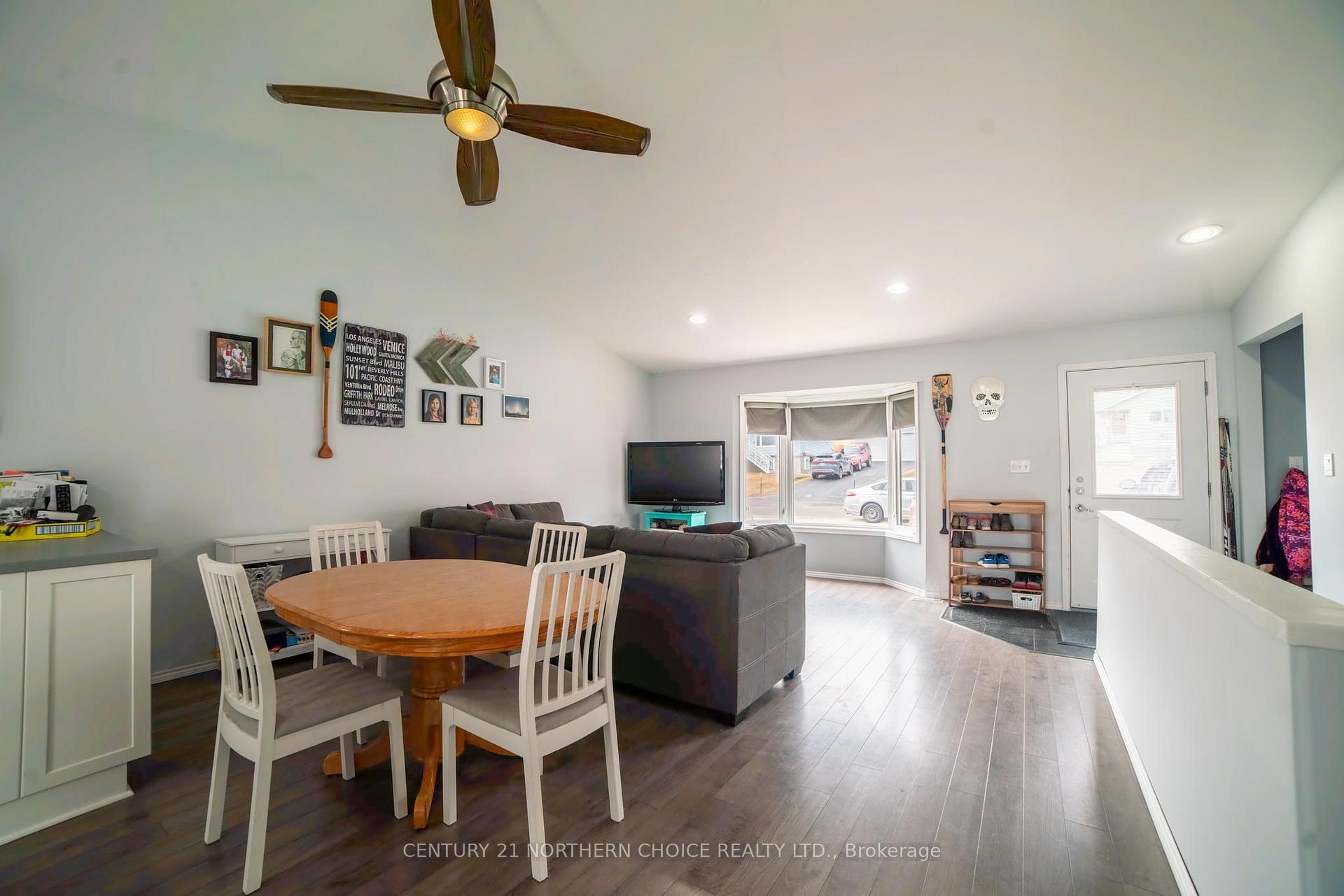 Photo 14 of 709 Thirteenth Avenue N, Kenora, Evergreen — HOMEH