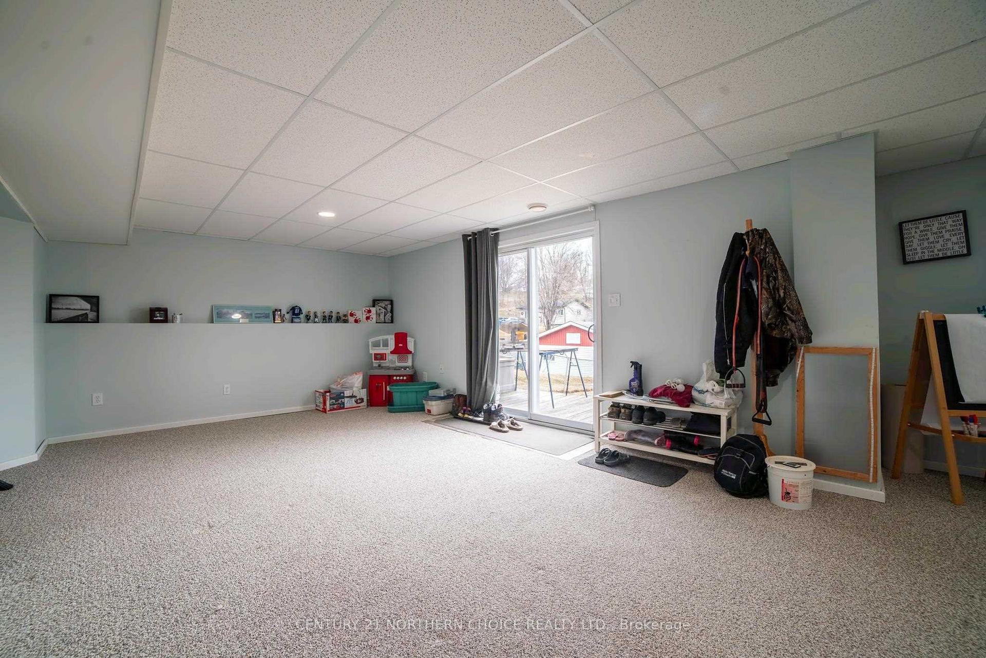 Photo 23 of 709 Thirteenth Avenue N, Kenora, Evergreen — HOMEH