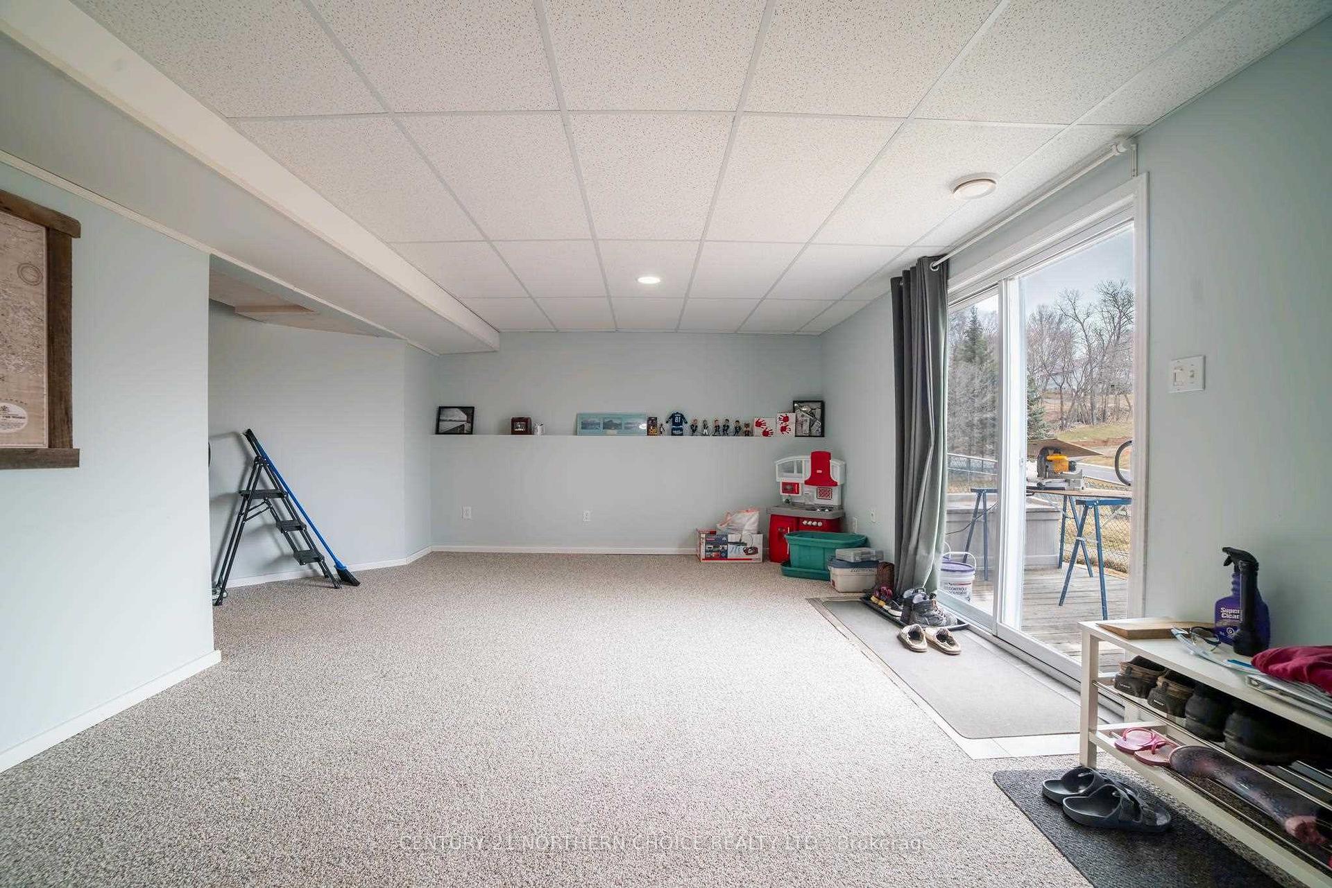 Photo 24 of 709 Thirteenth Avenue N, Kenora, Evergreen — HOMEH