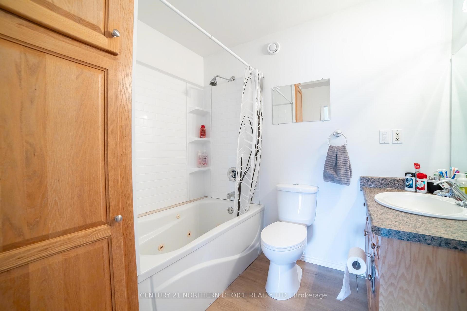 Photo 25 of 709 Thirteenth Avenue N, Kenora, Evergreen — HOMEH