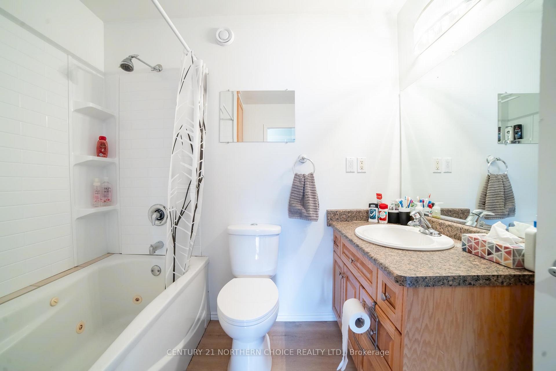 Photo 26 of 709 Thirteenth Avenue N, Kenora, Evergreen — HOMEH