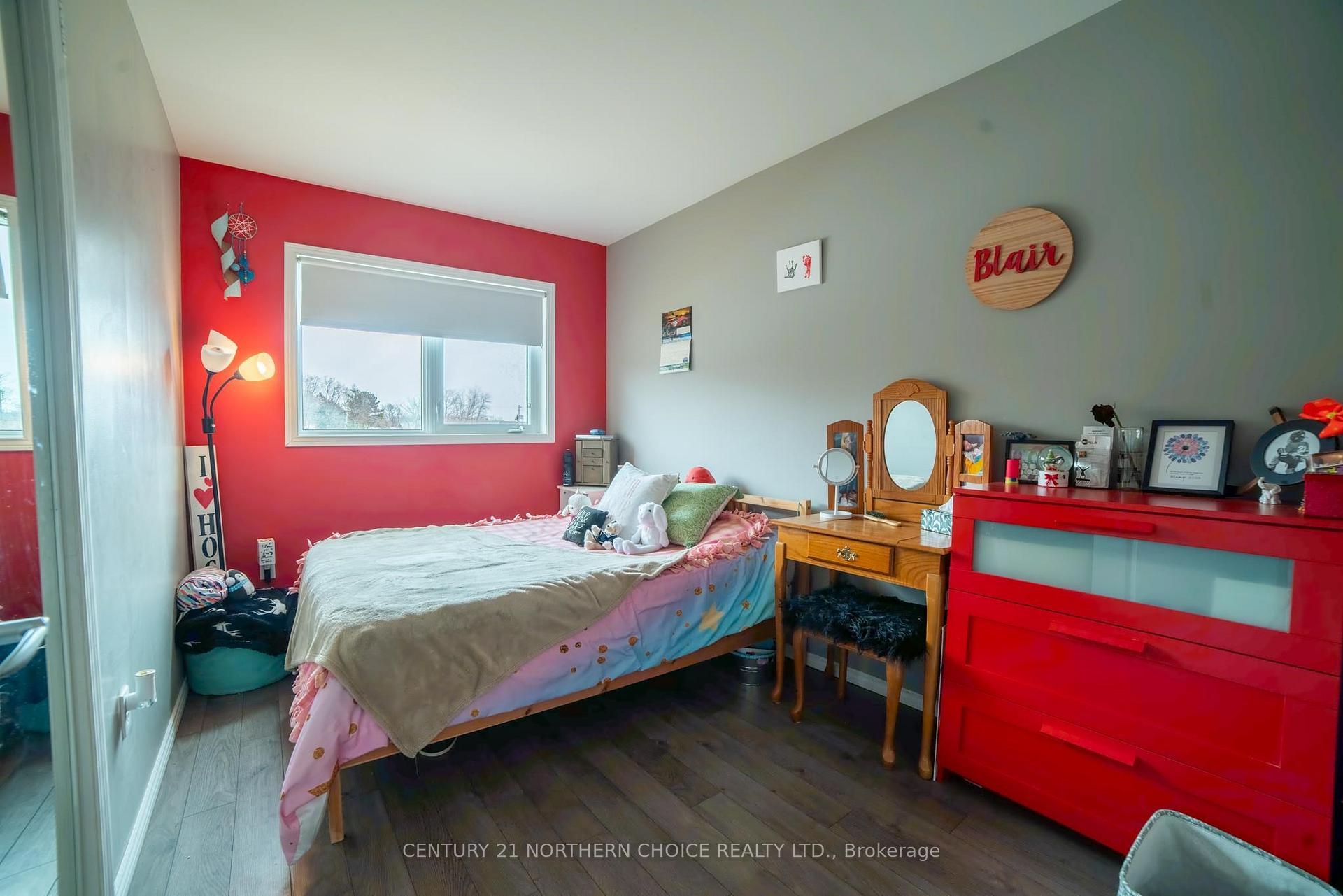 Photo 28 of 709 Thirteenth Avenue N, Kenora, Evergreen — HOMEH