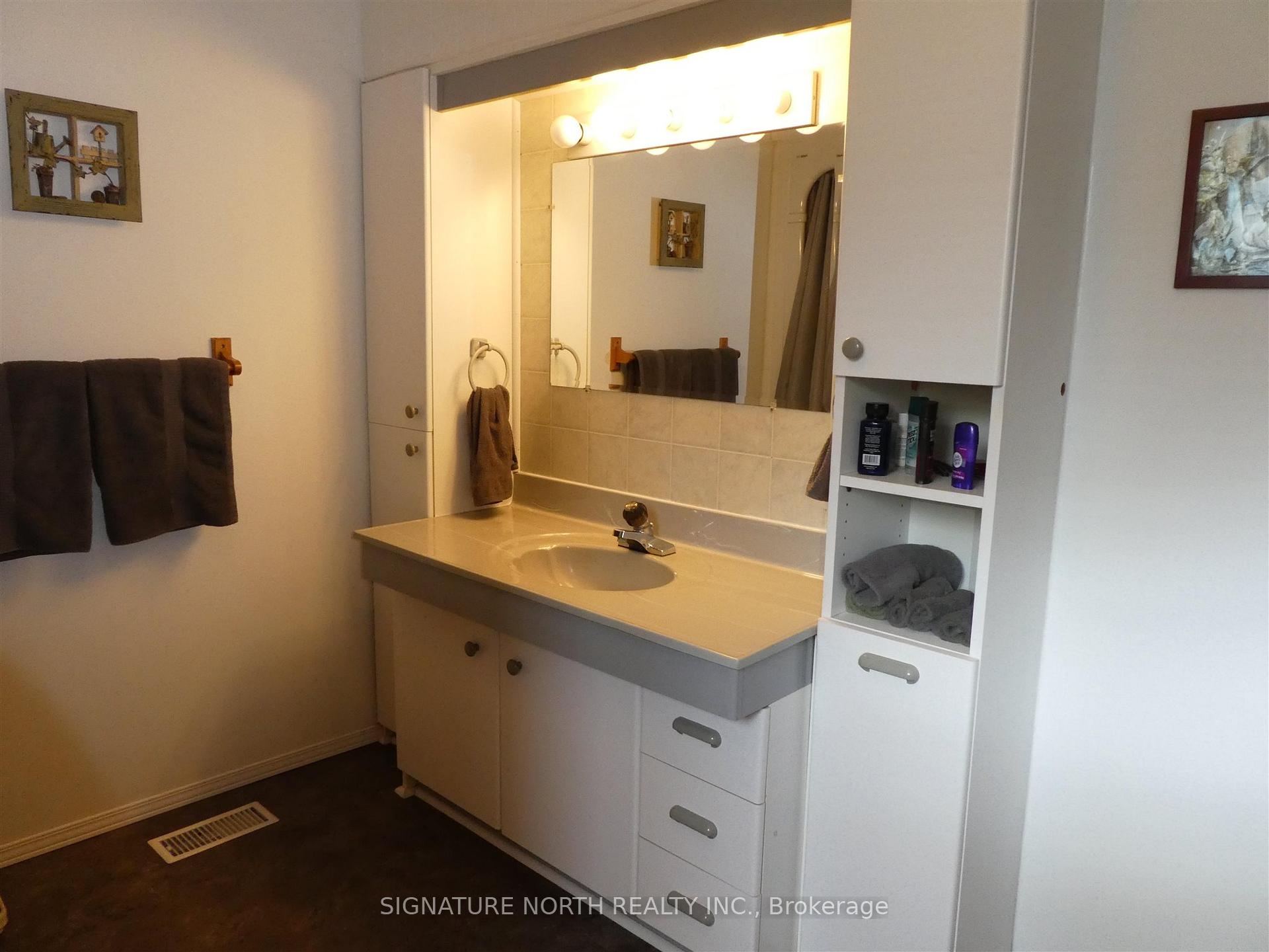 Photo 10 of 625 Main Street, Greenstone — HOMEH