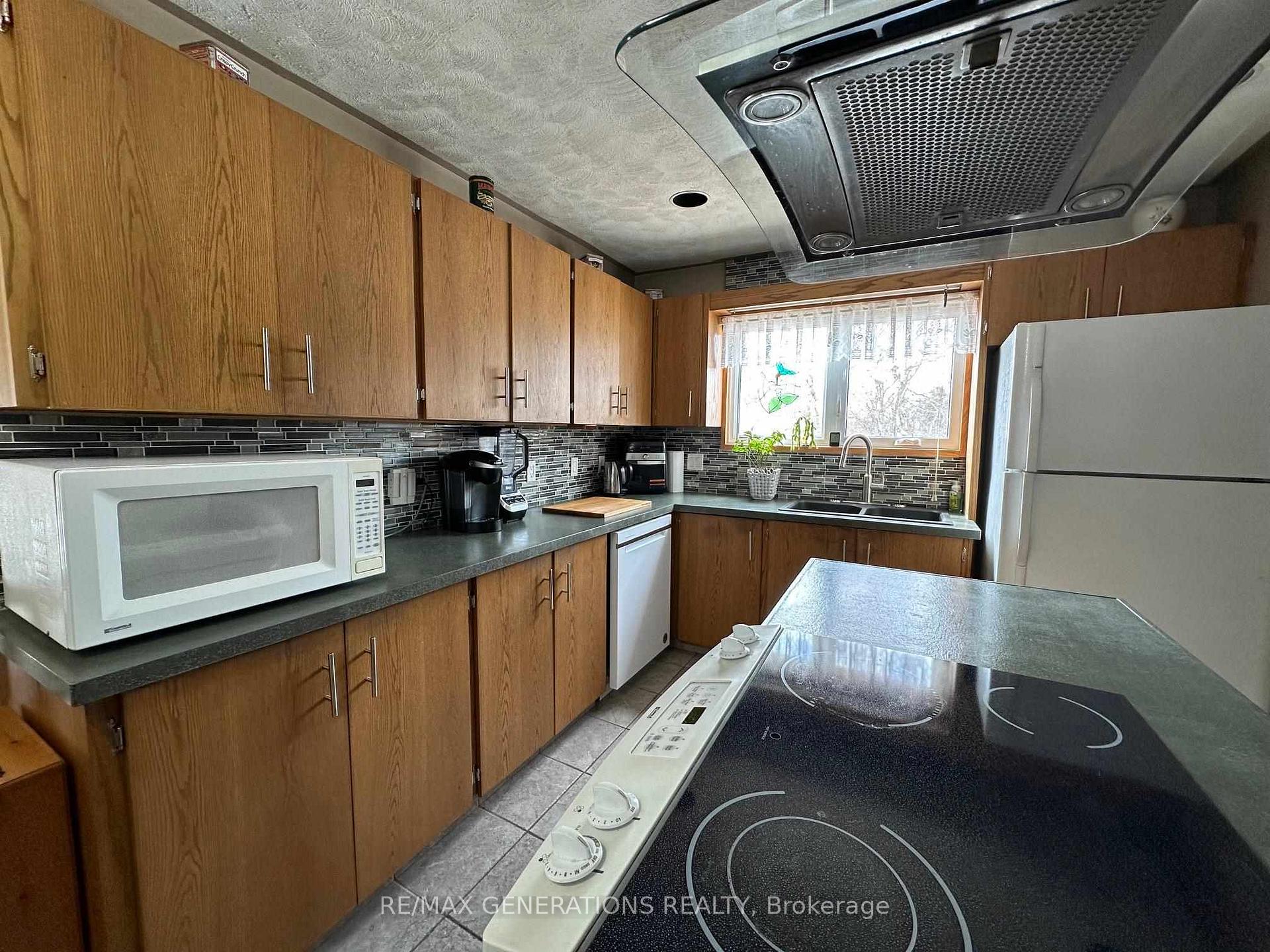 Photo 6 of 207 Winnipeg Street, Schreiber — HOMEH