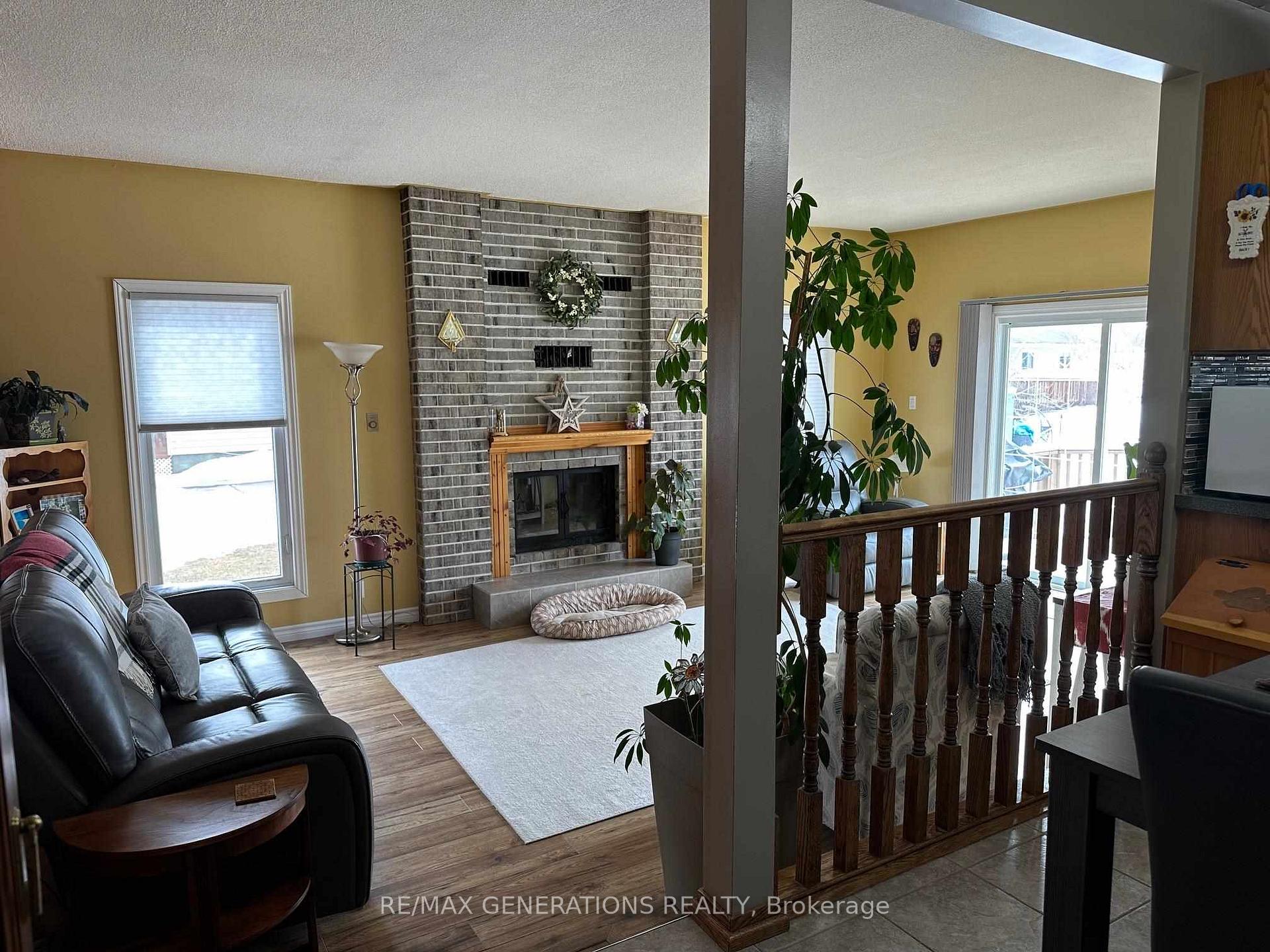 Photo 10 of 207 Winnipeg Street, Schreiber — HOMEH