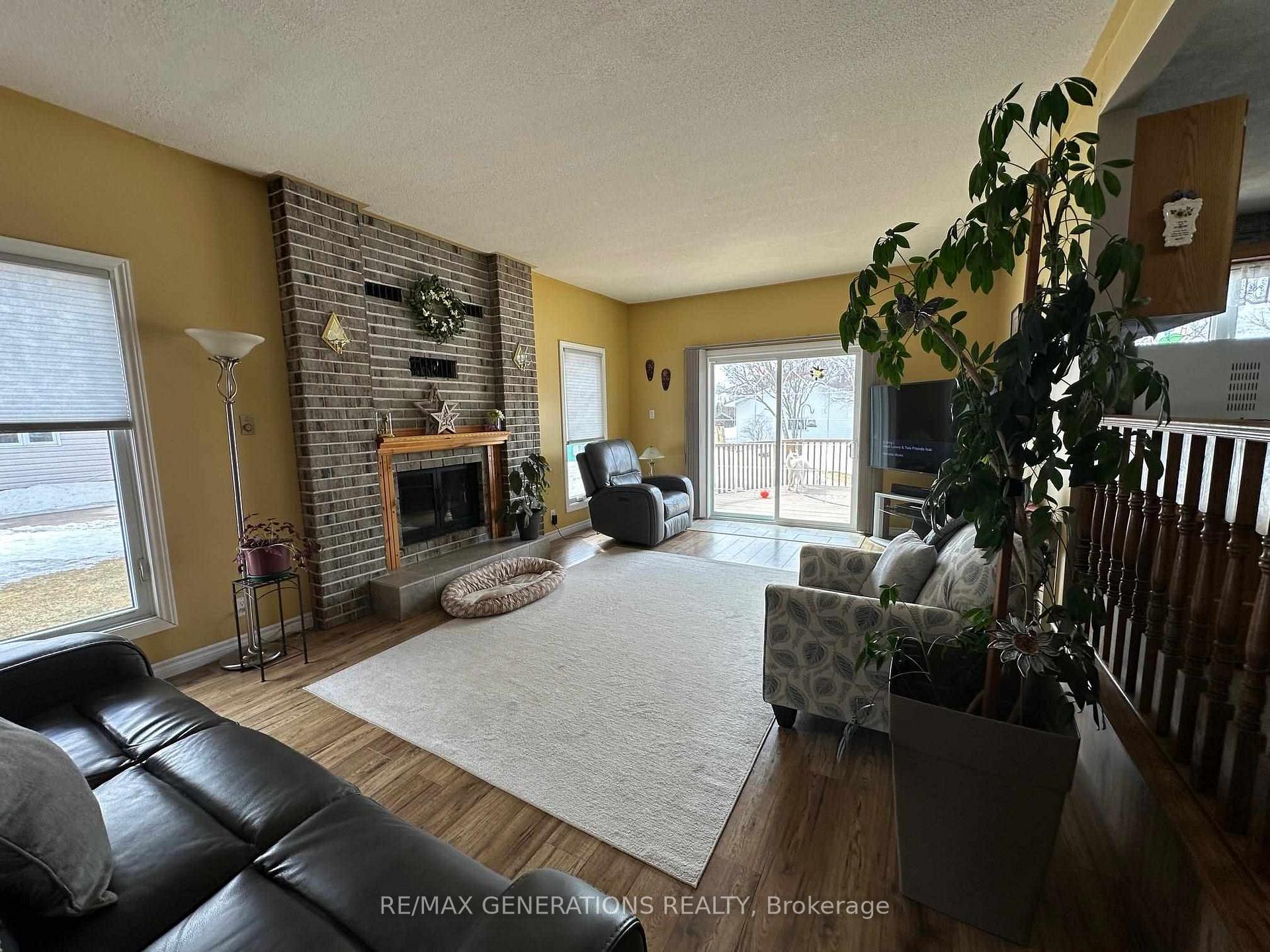 Photo 11 of 207 Winnipeg Street, Schreiber — HOMEH
