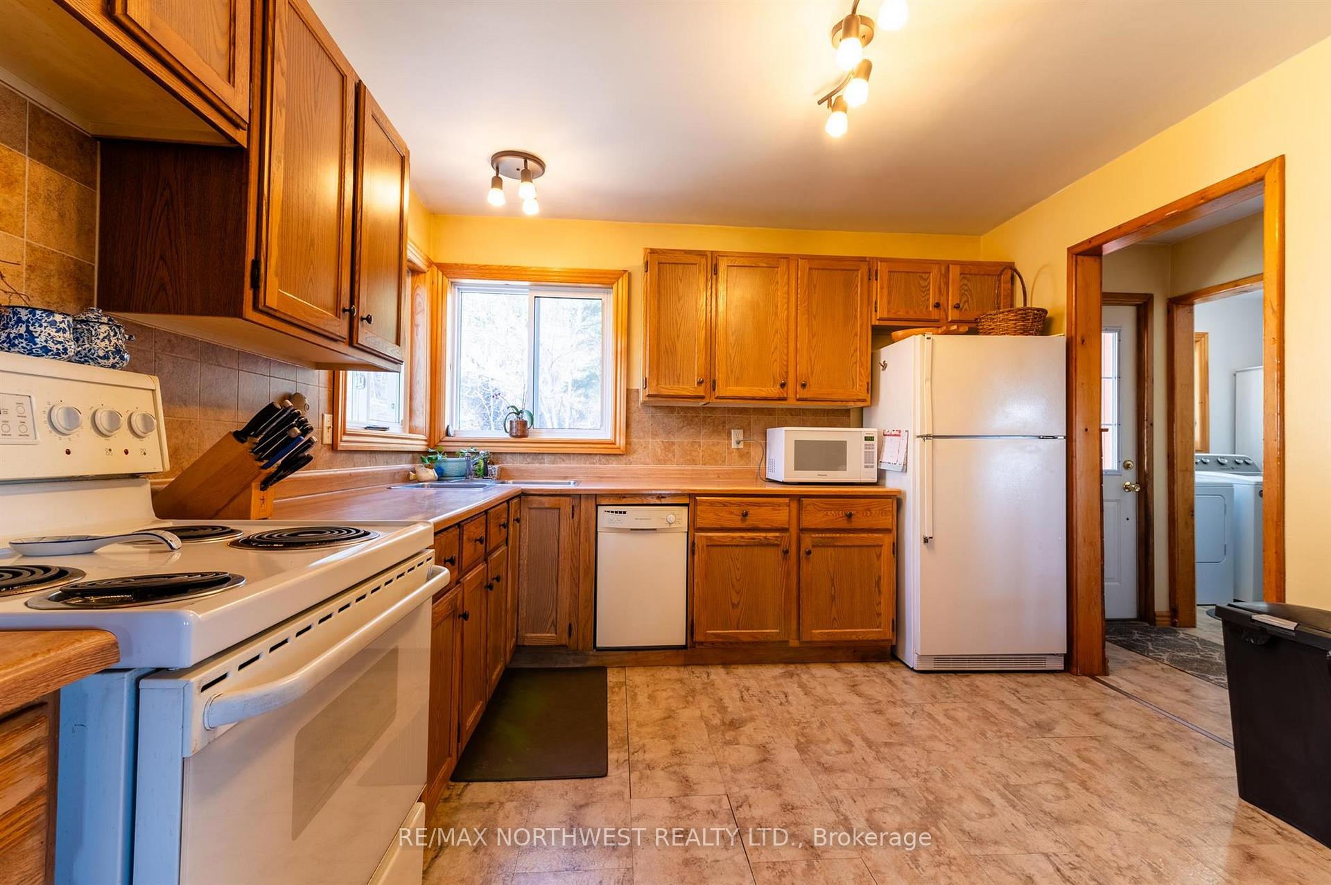 Photo 18 of 402 Birchgrove Road, Kenora Remote Area, East Of Kenora — HOMEH