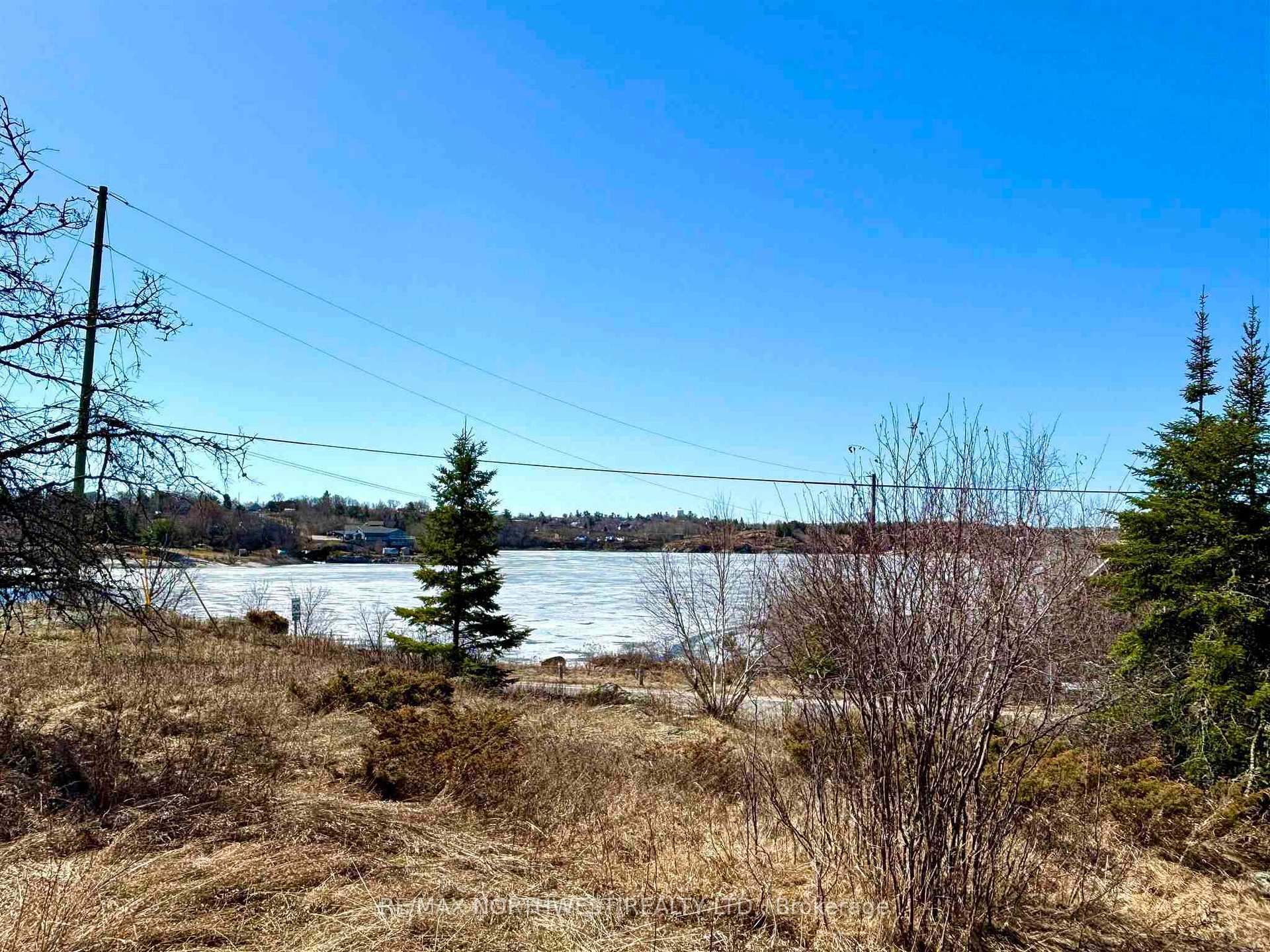 Photo 3 of 182 Darlington Drive, Kenora, Keewatin — HOMEH