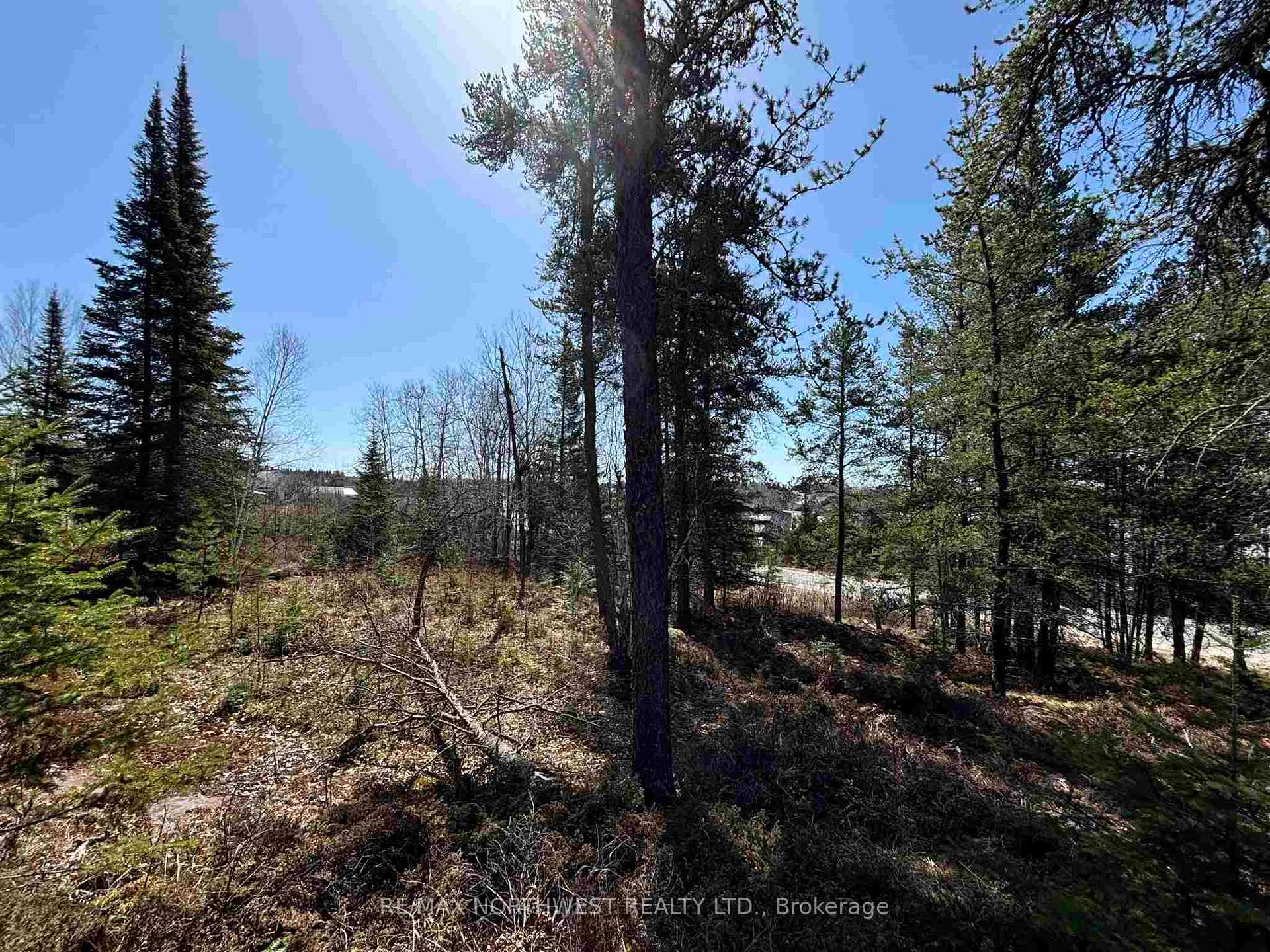 Photo 8 of 182 Darlington Drive, Kenora, Keewatin — HOMEH