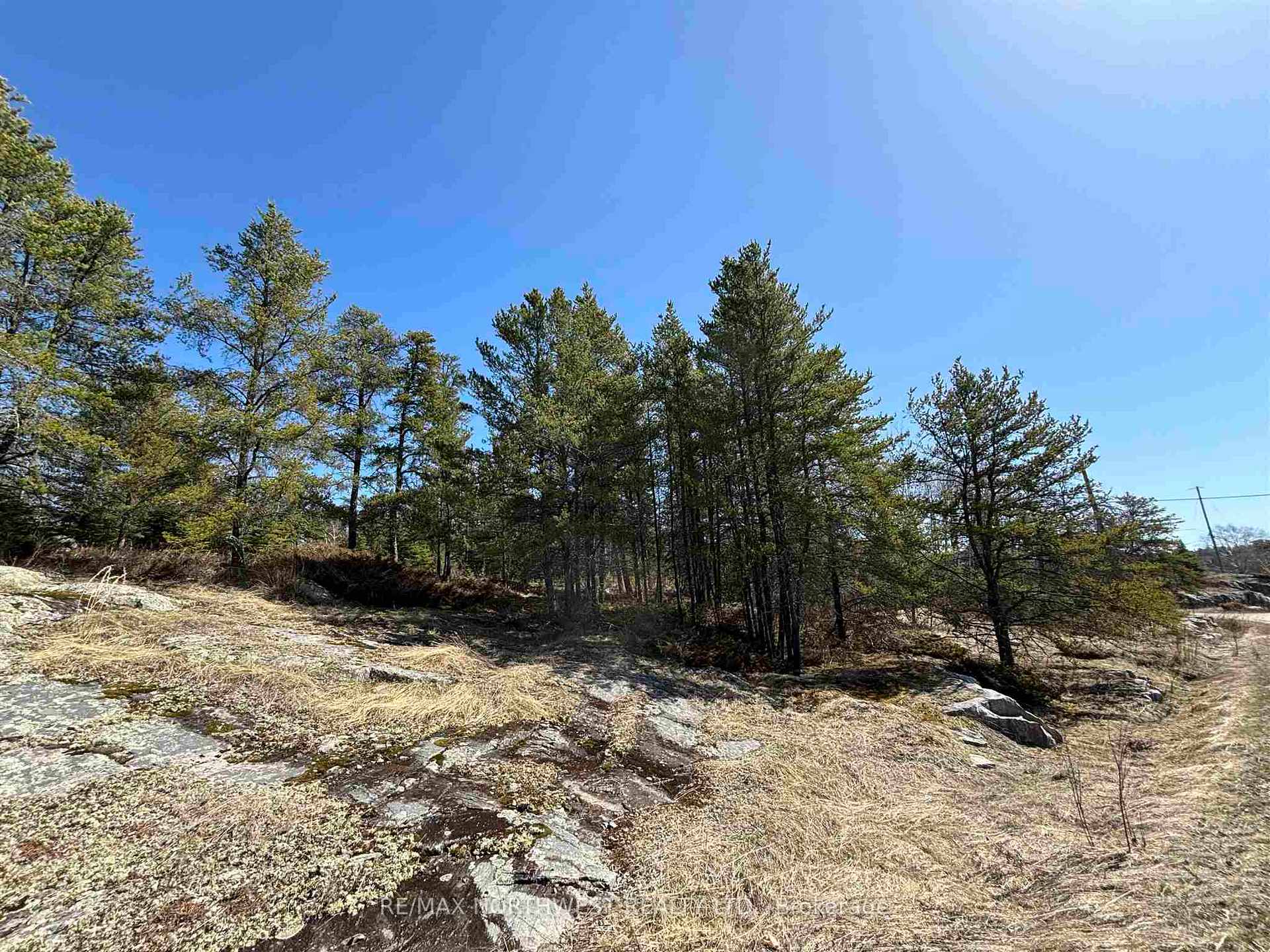 Photo 21 of 182 Darlington Drive, Kenora, Keewatin — HOMEH