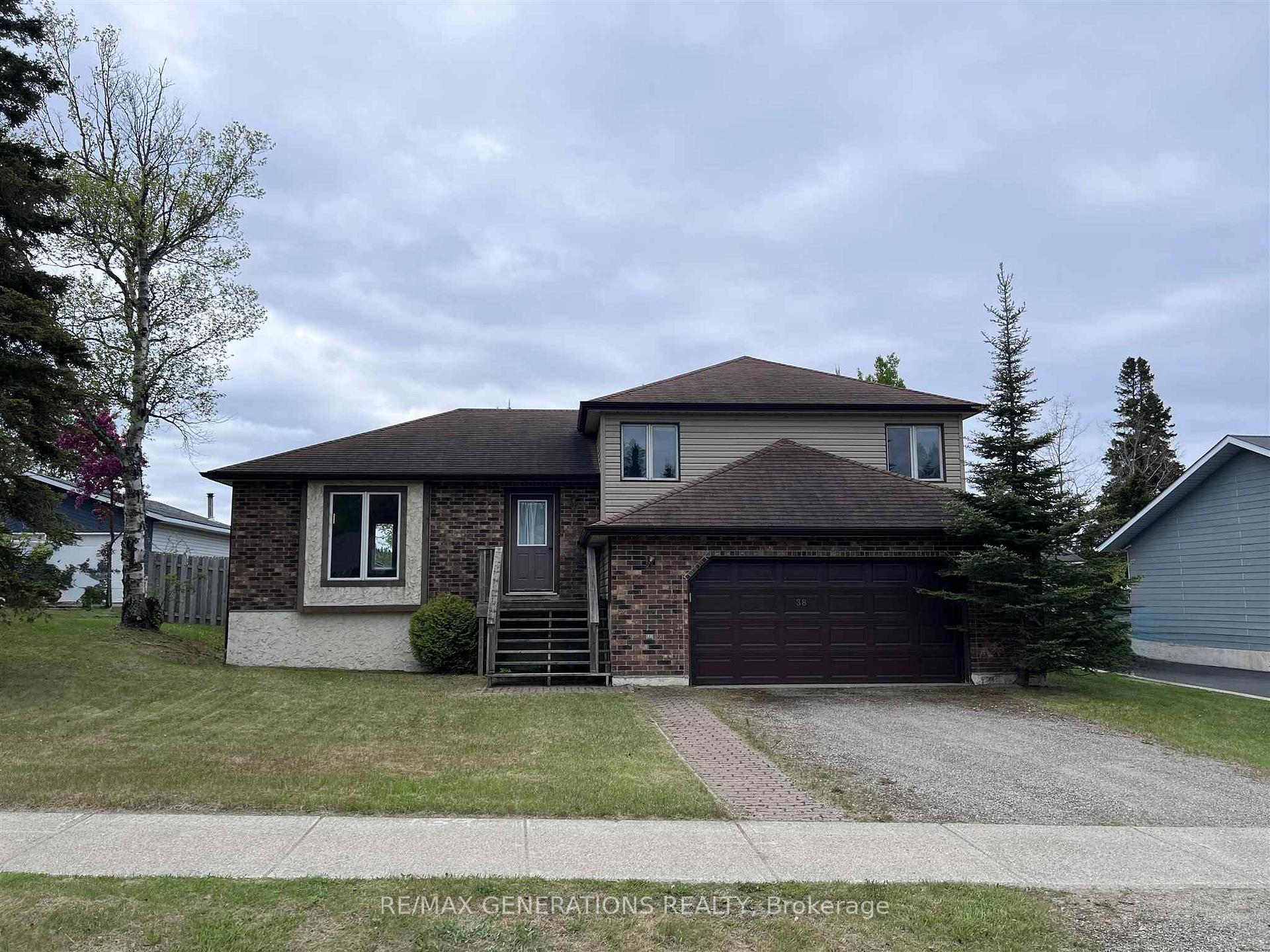 Photo 1 of 38 LaVerendrye Crescent, Marathon — HOMEH