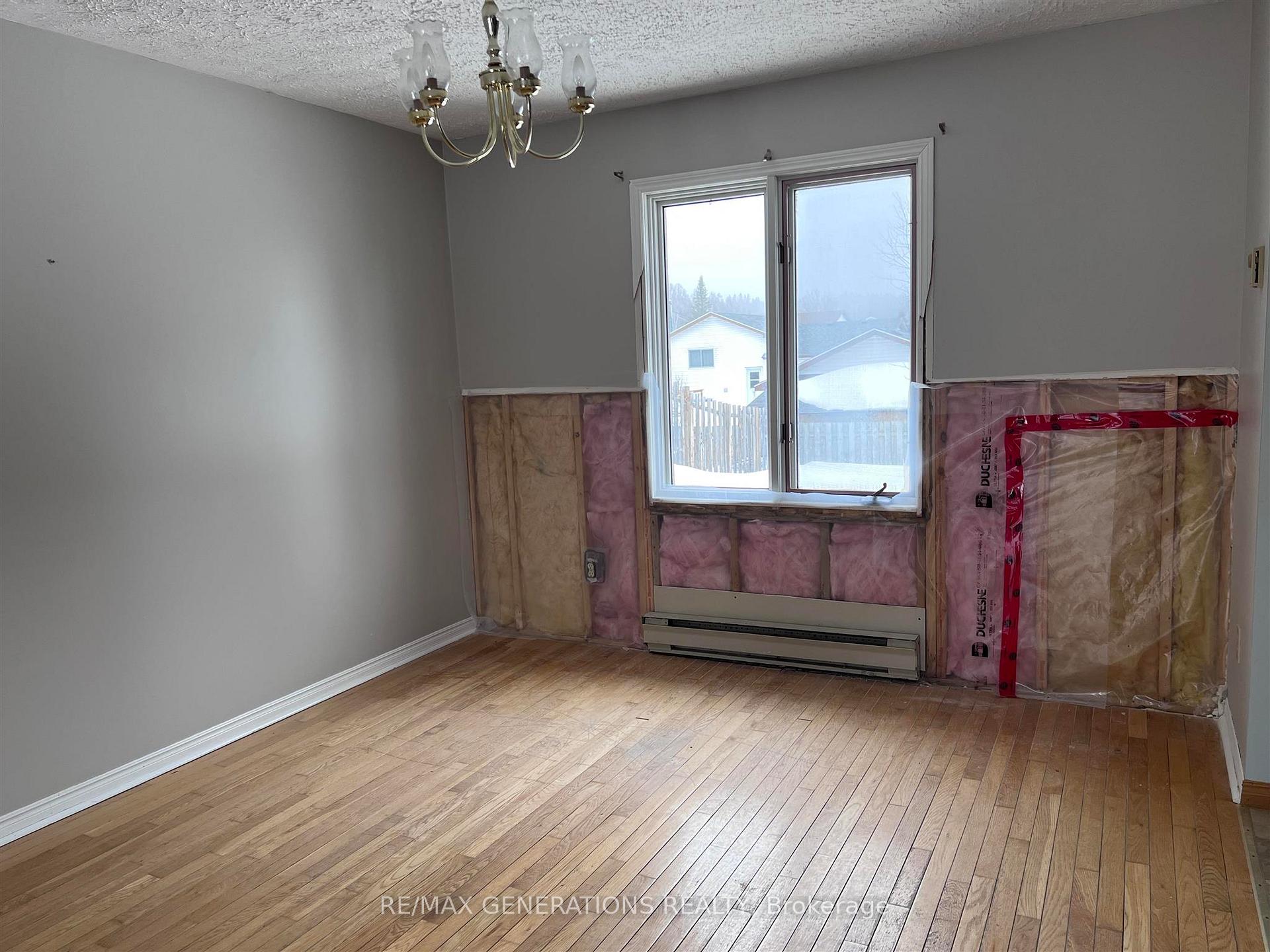 Photo 5 of 38 LaVerendrye Crescent, Marathon — HOMEH