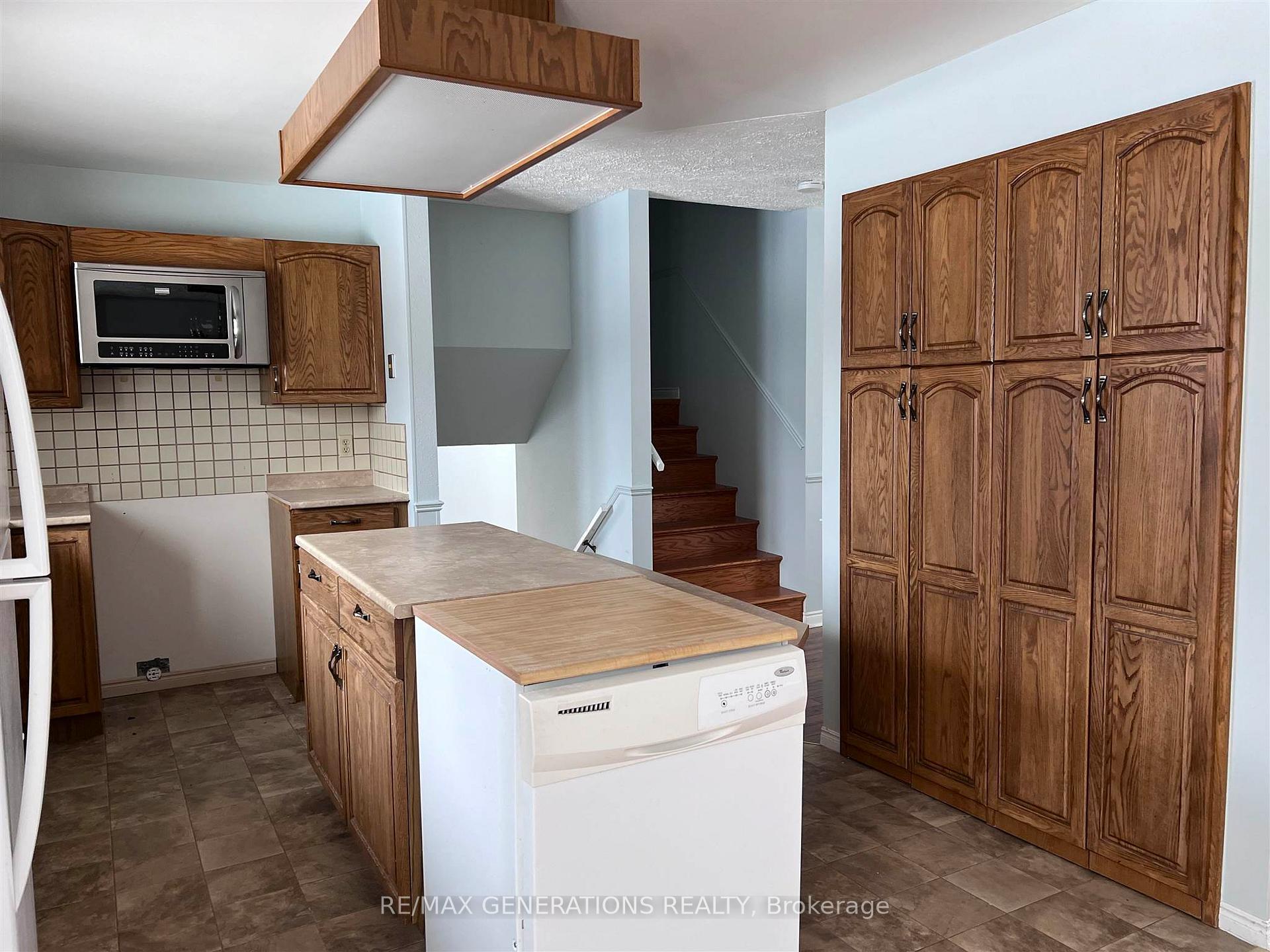 Photo 6 of 38 LaVerendrye Crescent, Marathon — HOMEH