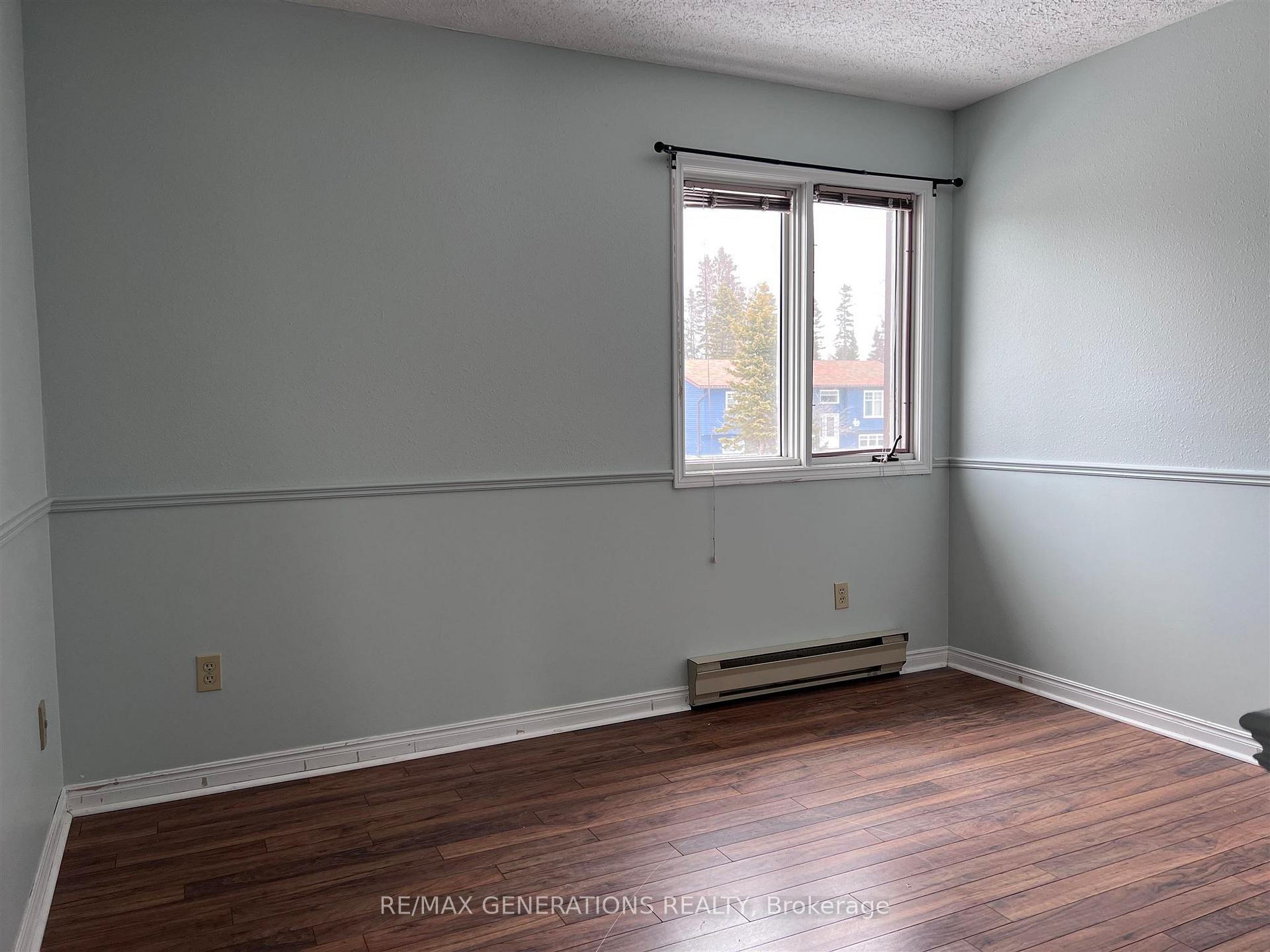 Photo 15 of 38 LaVerendrye Crescent, Marathon — HOMEH