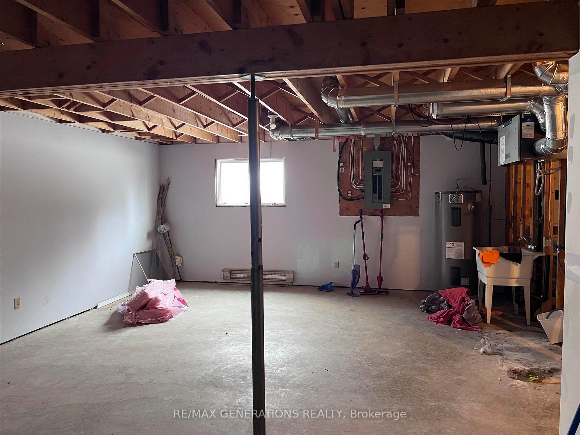 Photo 20 of 38 LaVerendrye Crescent, Marathon — HOMEH