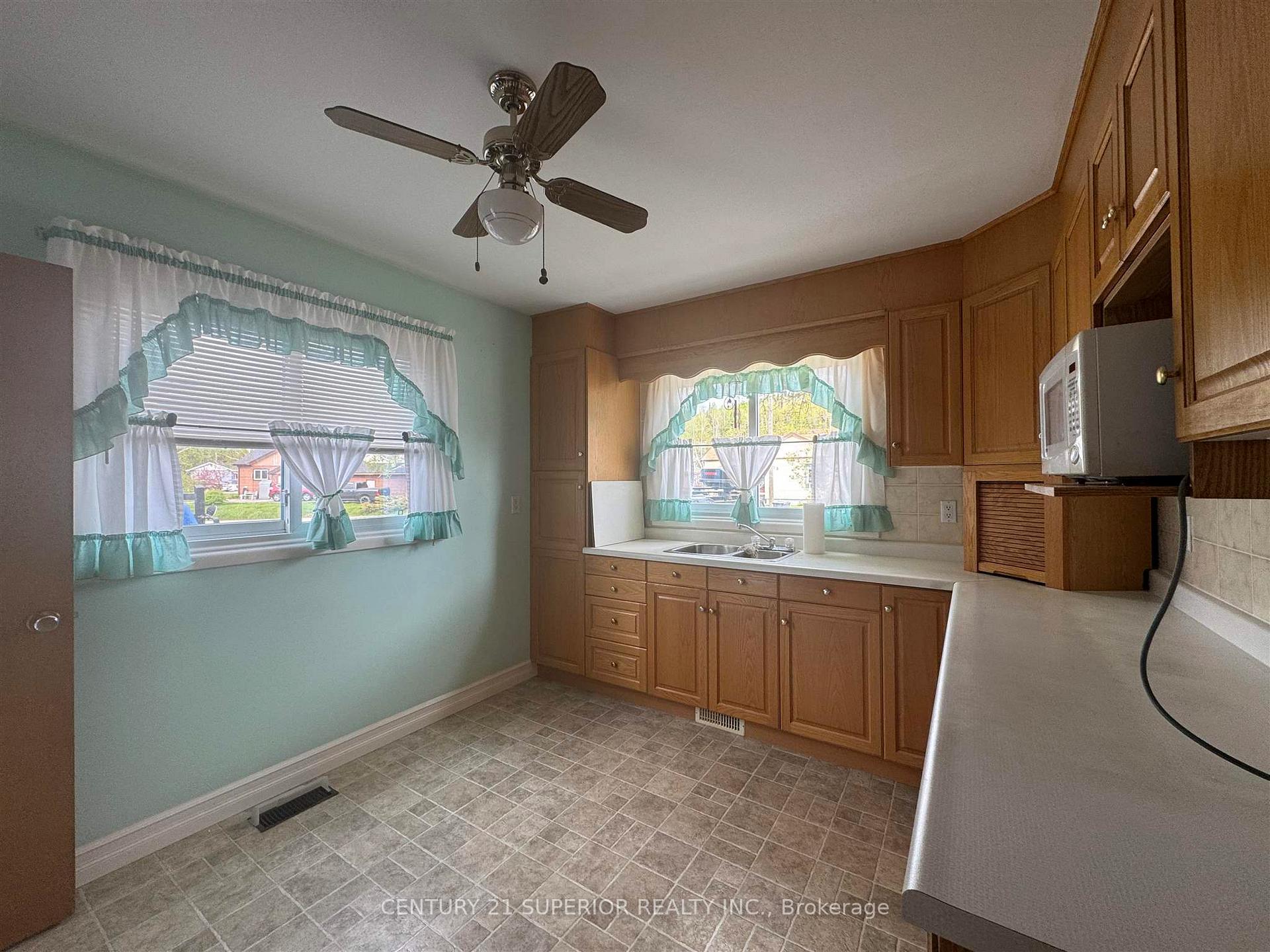Photo 6 of 20 Falcon Drive, Manitouwadge — HOMEH