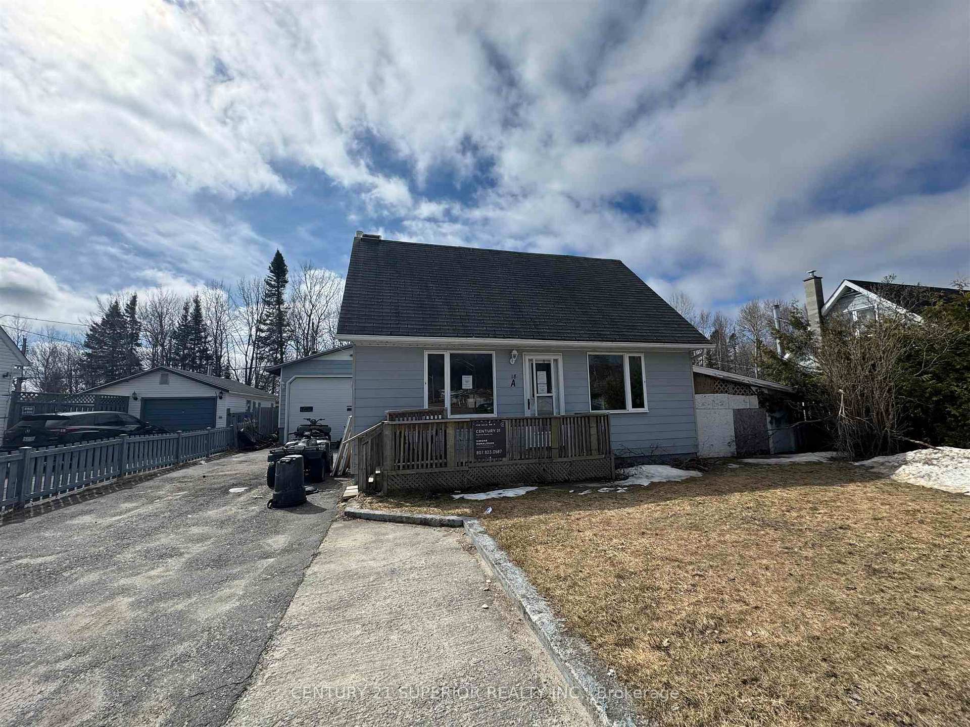 Front of 18 Redwing Avenue