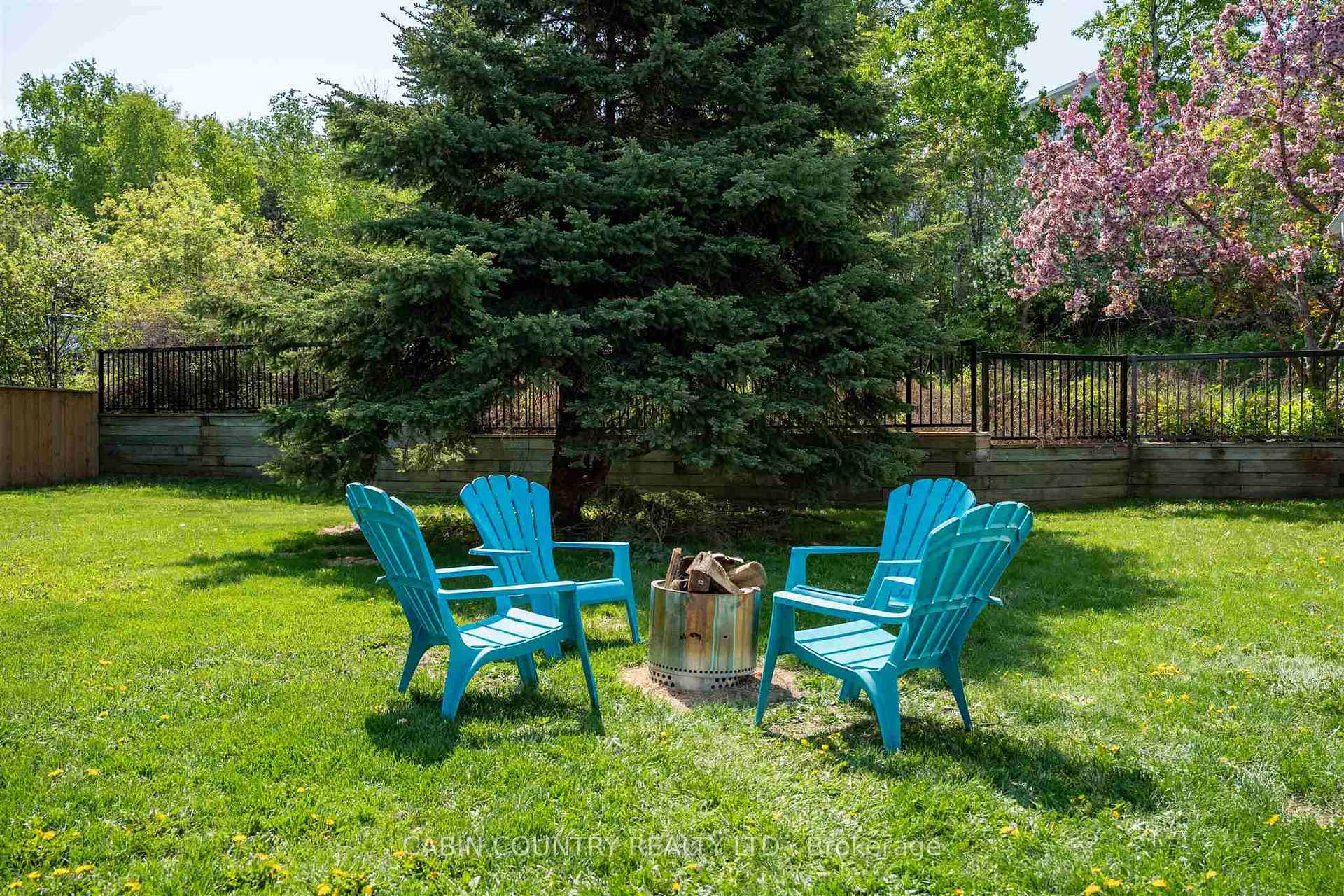 Photo 4 of 425 River Street, Kenora, Keewatin — HOMEH