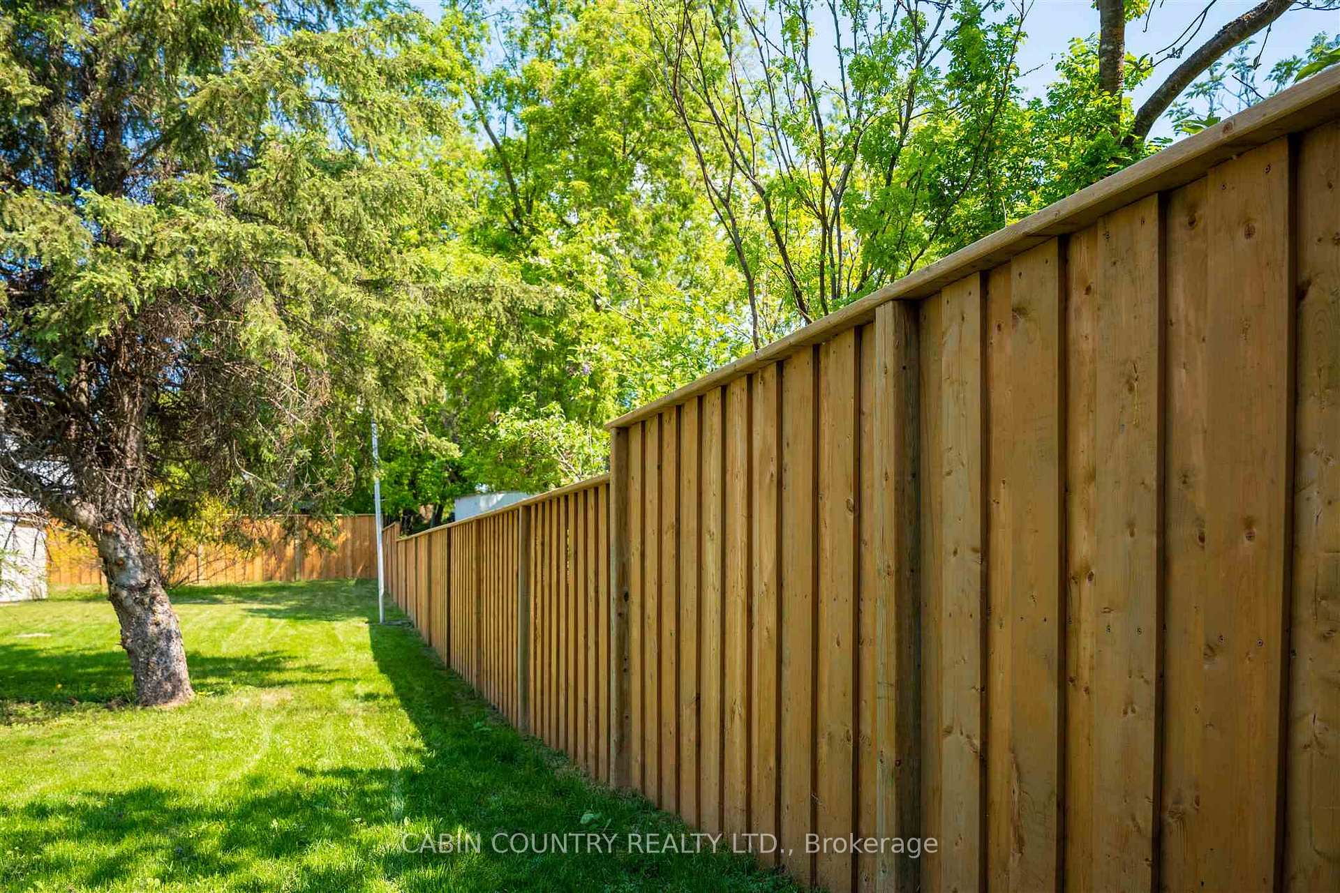 Photo 13 of 425 River Street, Kenora, Keewatin — HOMEH