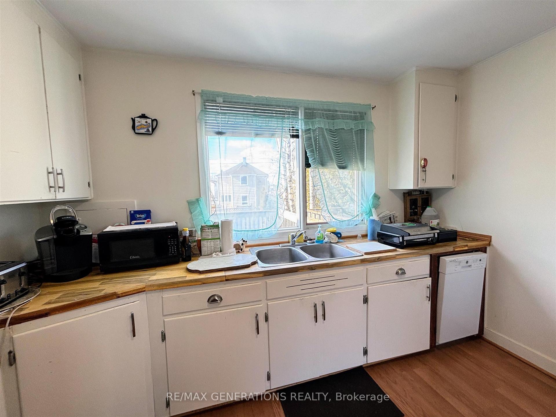 Photo 7 of 12 Brown Street, Marathon — HOMEH
